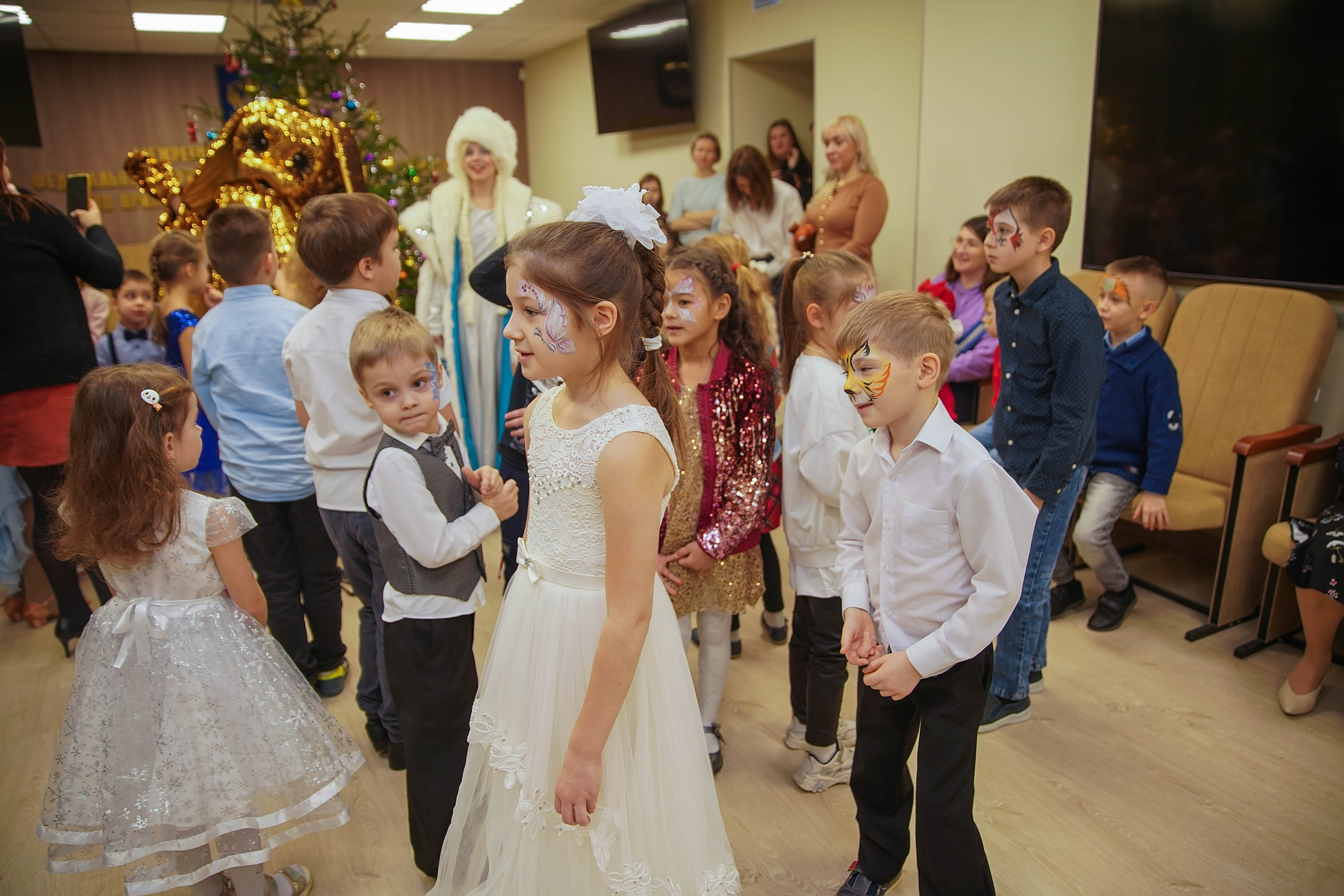 Елка НБД банк. Семейный и детский фотограф в Нижнем Новгороде