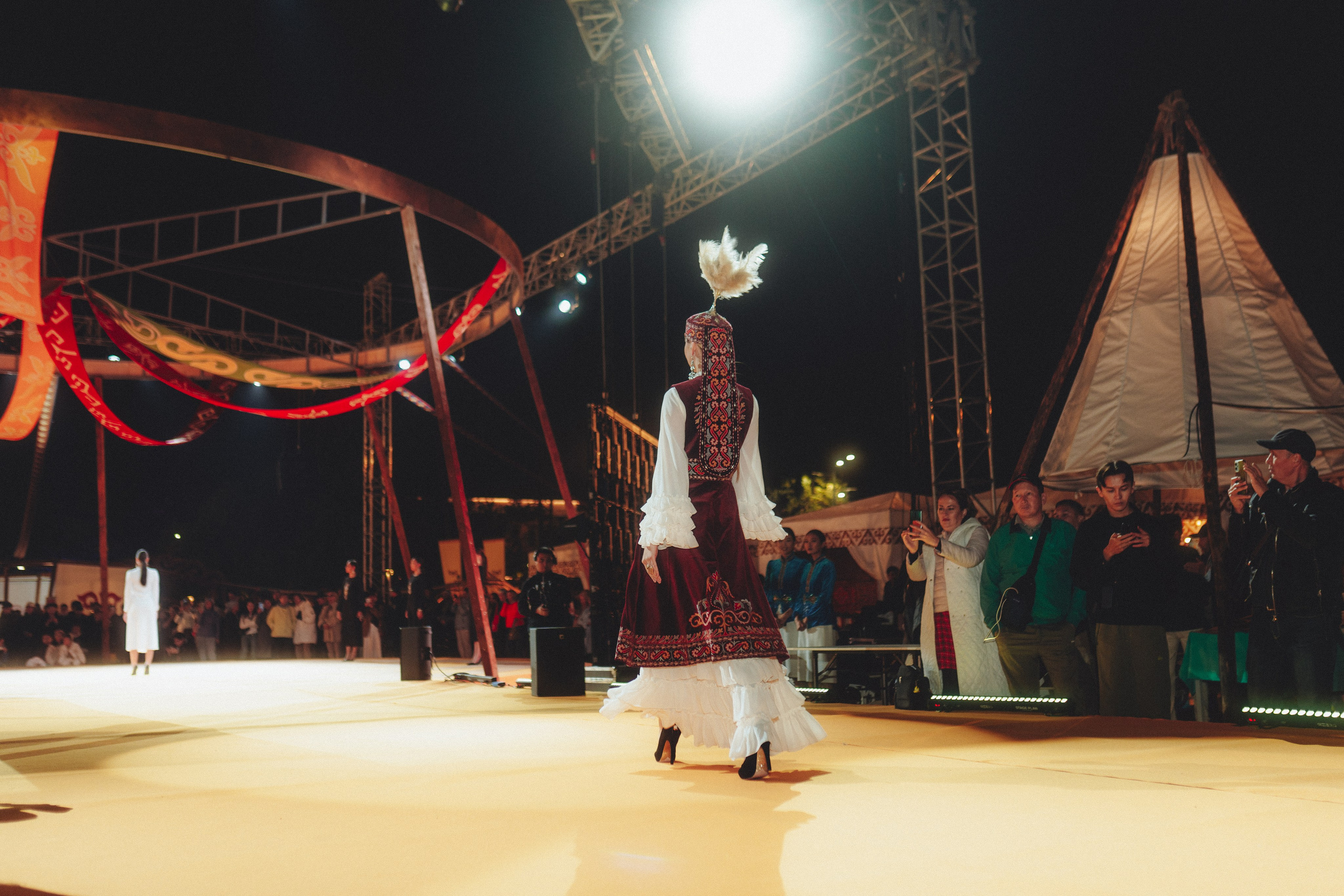 ETHNIC FASHION SHOWS / THE PODIUM