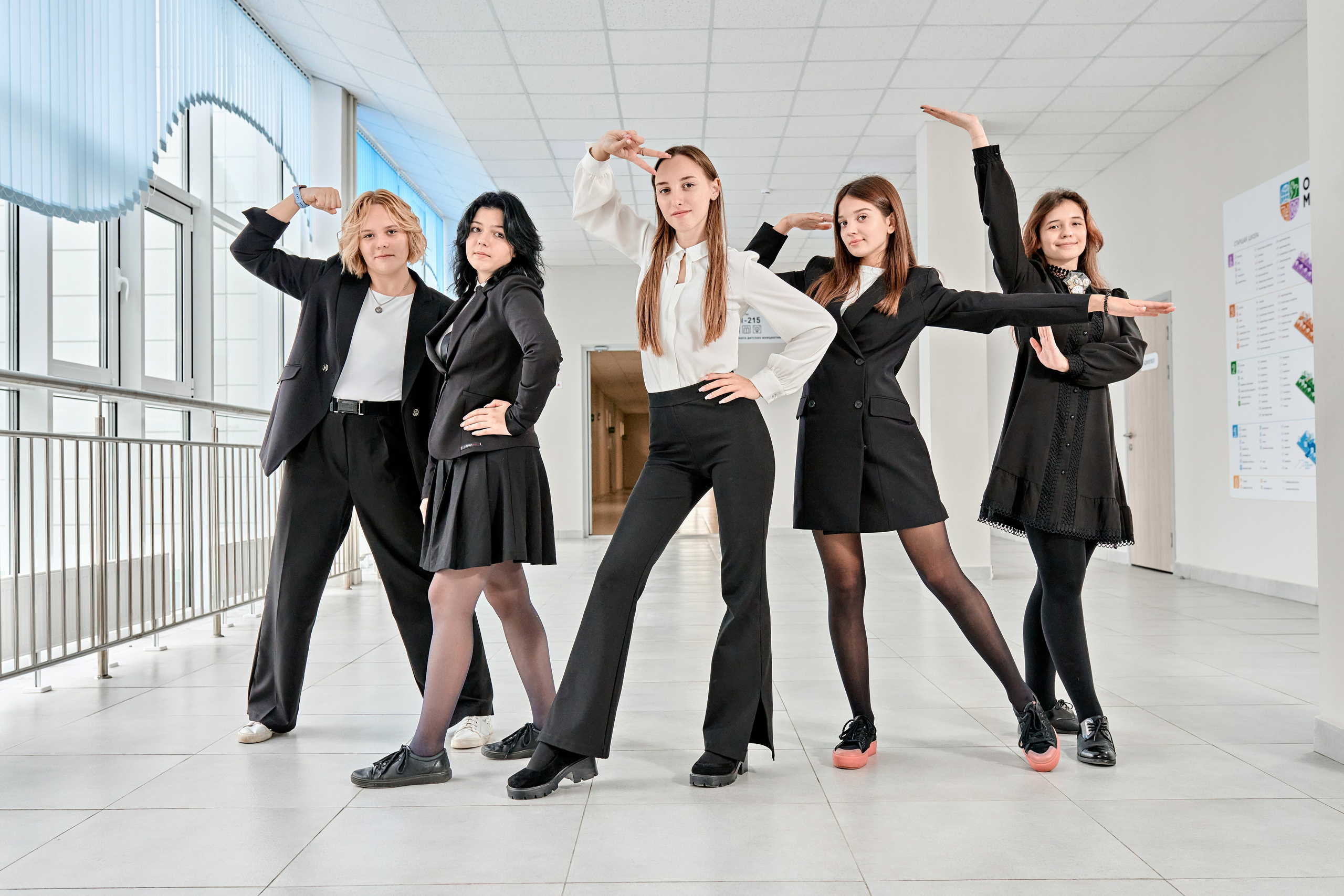 Выпускные альбомы для детского сада, начальной школы, выпускников 4х, 9х и 11х классов. Фотограф Меняйло Евгений. Свадьба. Портрет. Репортаж. Семья. Контент