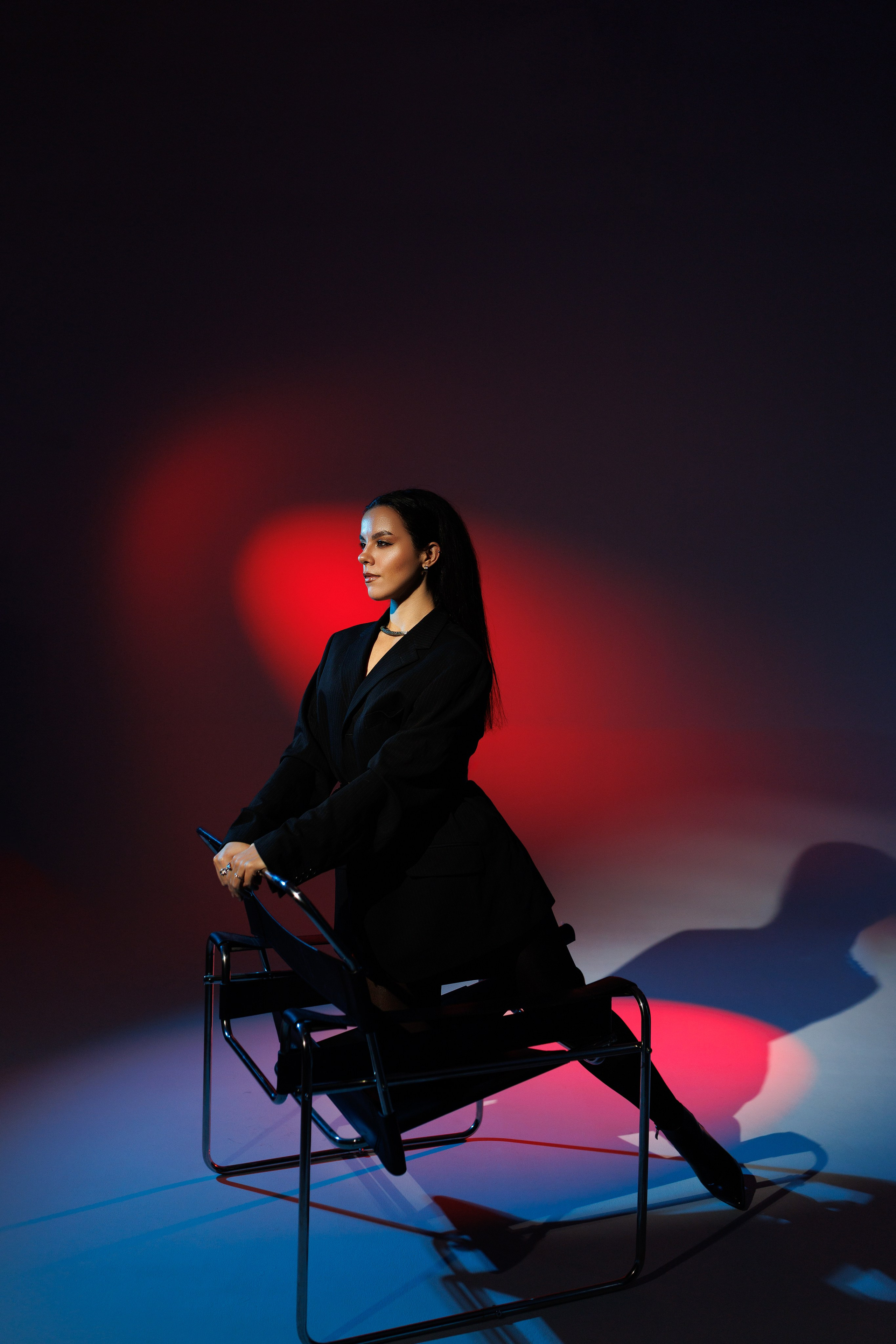 Цветной свет и фигуры. Фотограф Минск