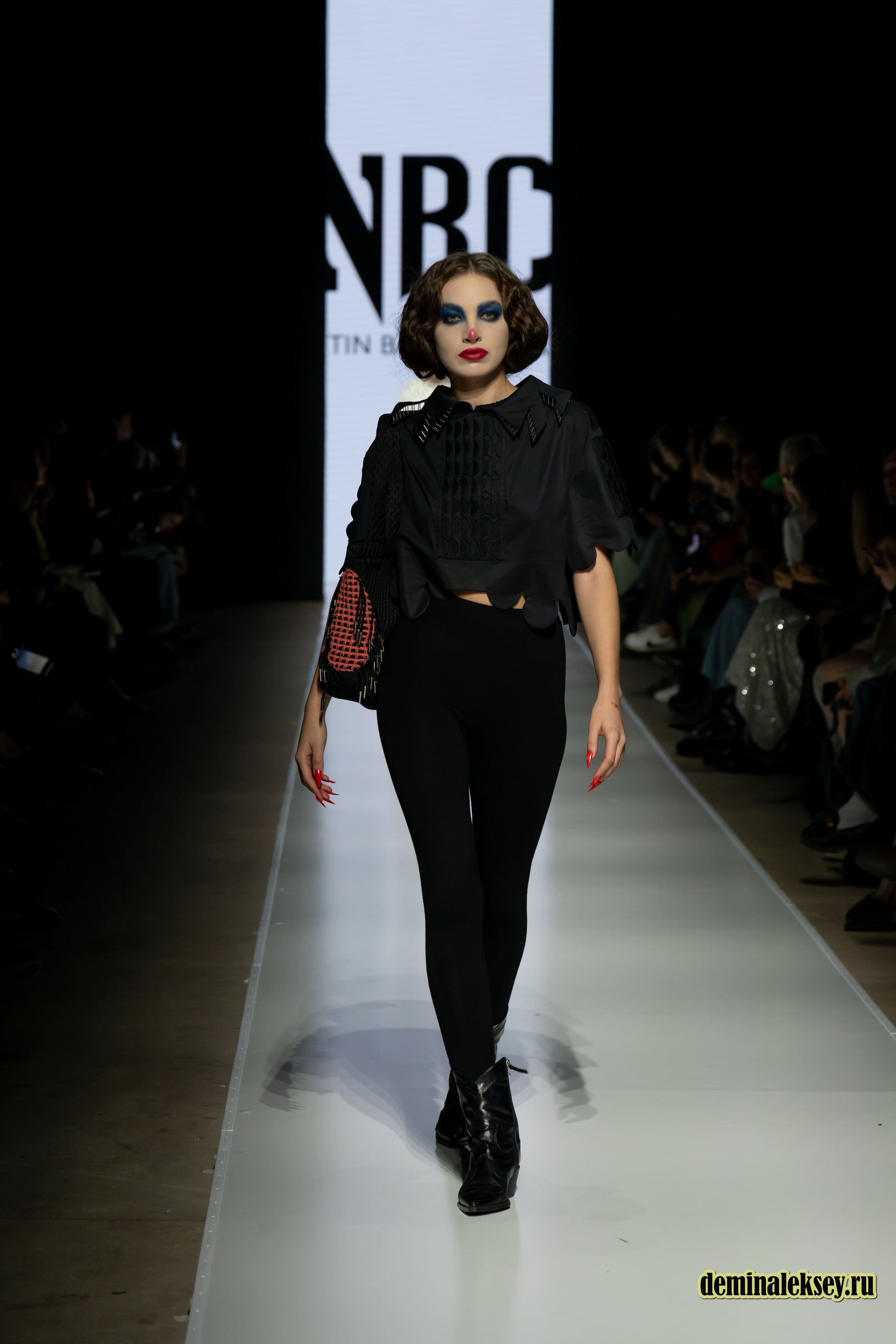 Московская неделя моды 2024 9 октября дизайнер NITIN BAL CHAHUAN presented by Fashion Design Council of India. Репортажный, семейный и студийный фотограф в Москве Демин Алексей