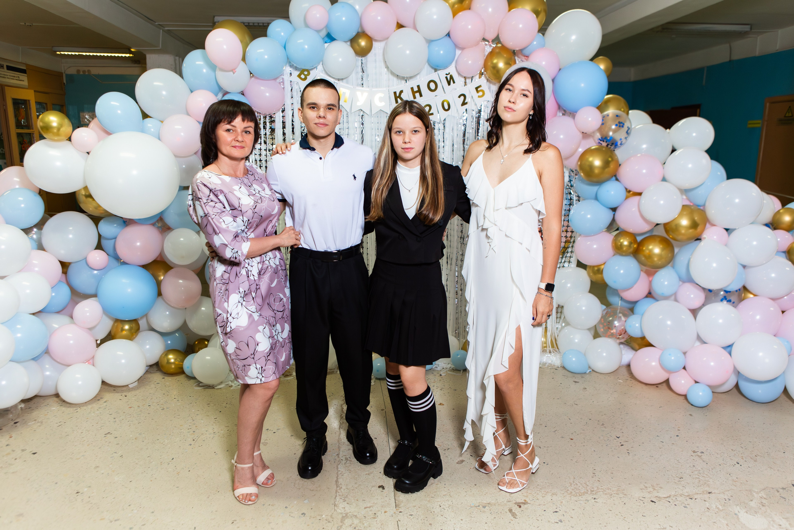 ФОТОСЕССИЯ С РОДИТЕЛЯМИ ВЫПУСКНОЙ 2025 9 ШКОЛА Г.МЦЕНСК. Профессиональный фотограф в Мценске и Орловской области