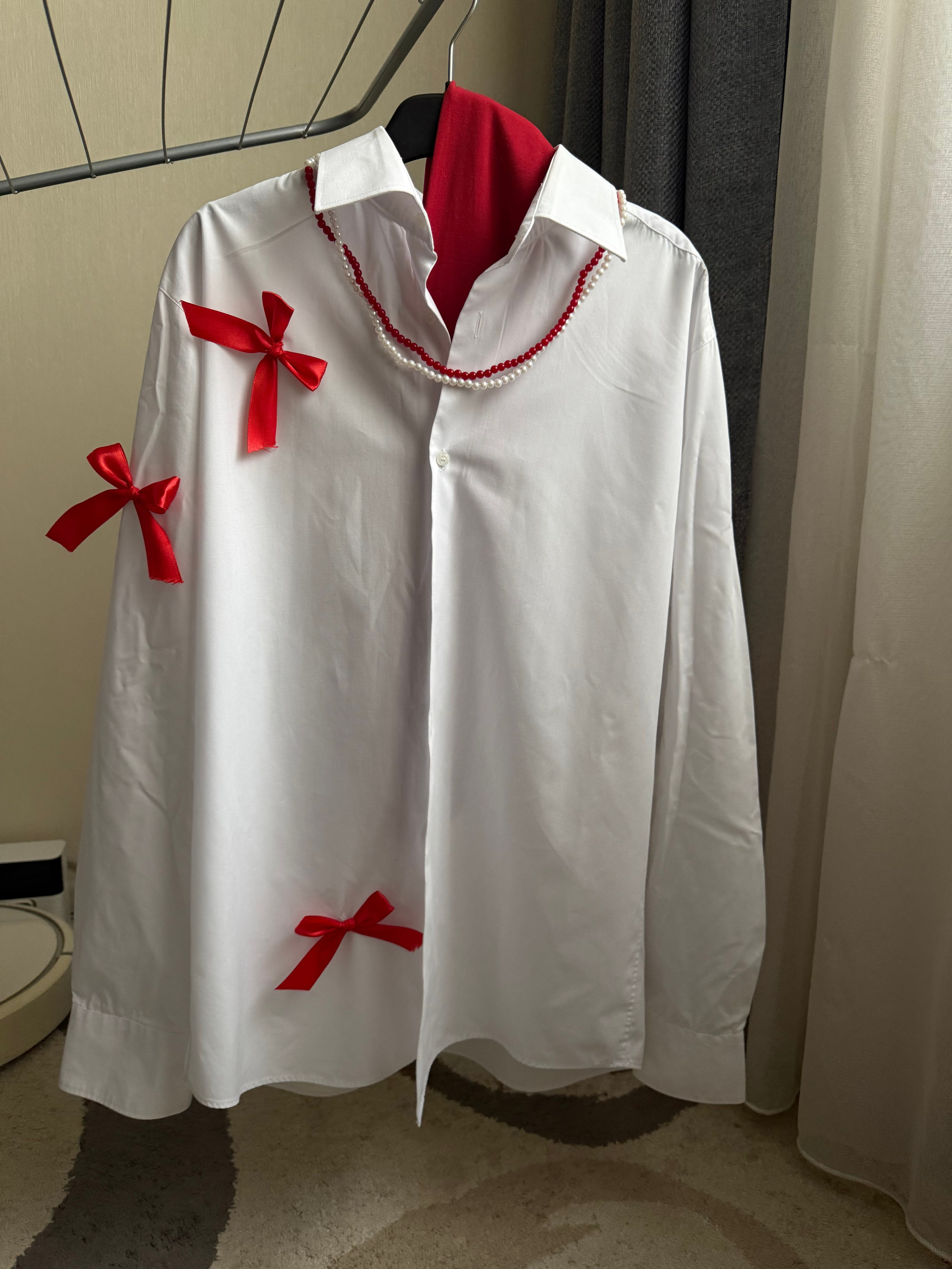 Мужская белая и голубая рубашка. Фотограф, мобилограф Ростов-на-Дону