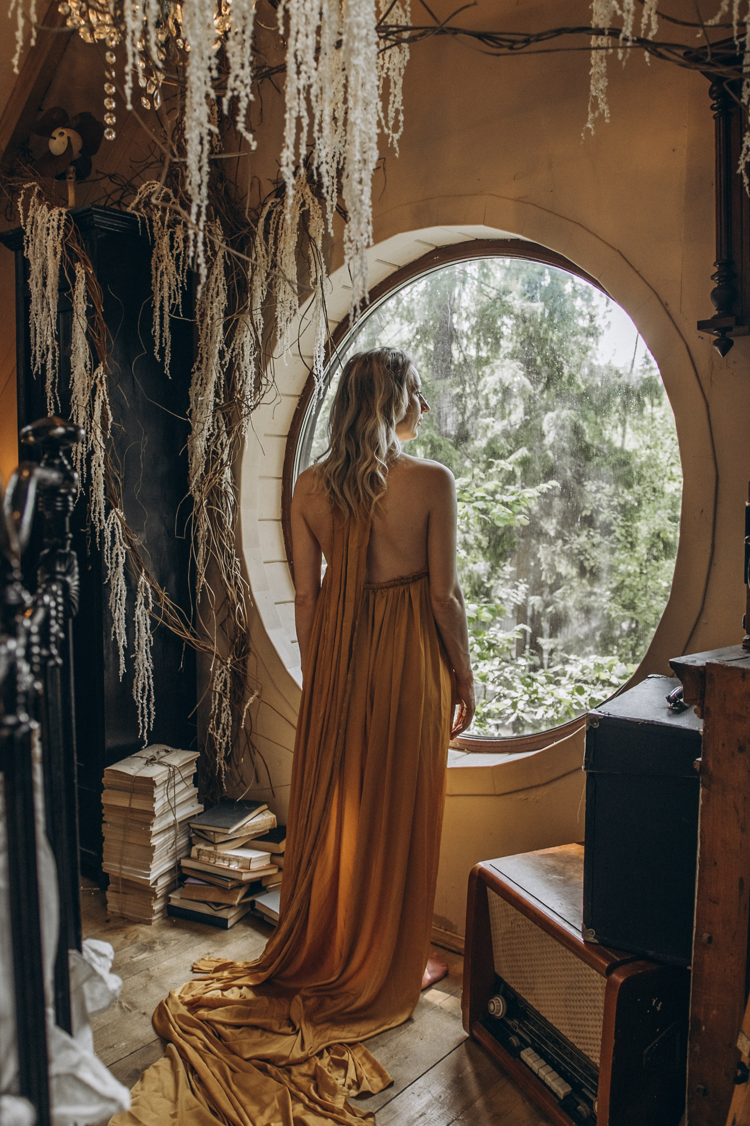 На заброшенном чердаке. Гаврилова Настя семейный фотограф lifestyle в Москве