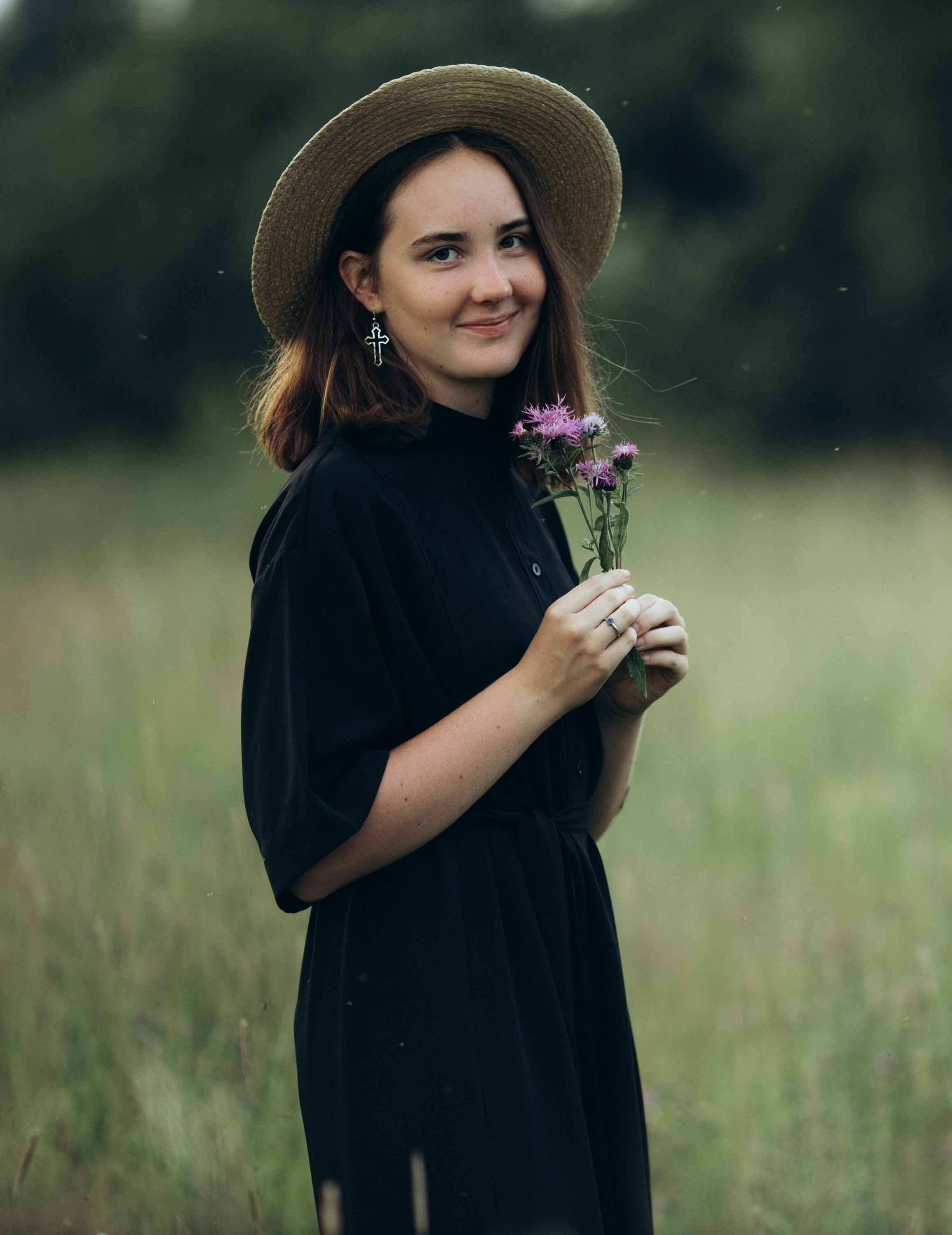 Портрет в шляпе. Наталия Клевинскас портретный фотограф в Костроме