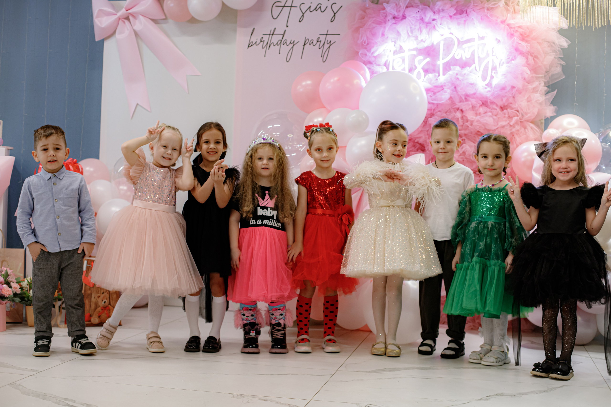 ASIA'S BIRTHDAY PARTY. Photokarish