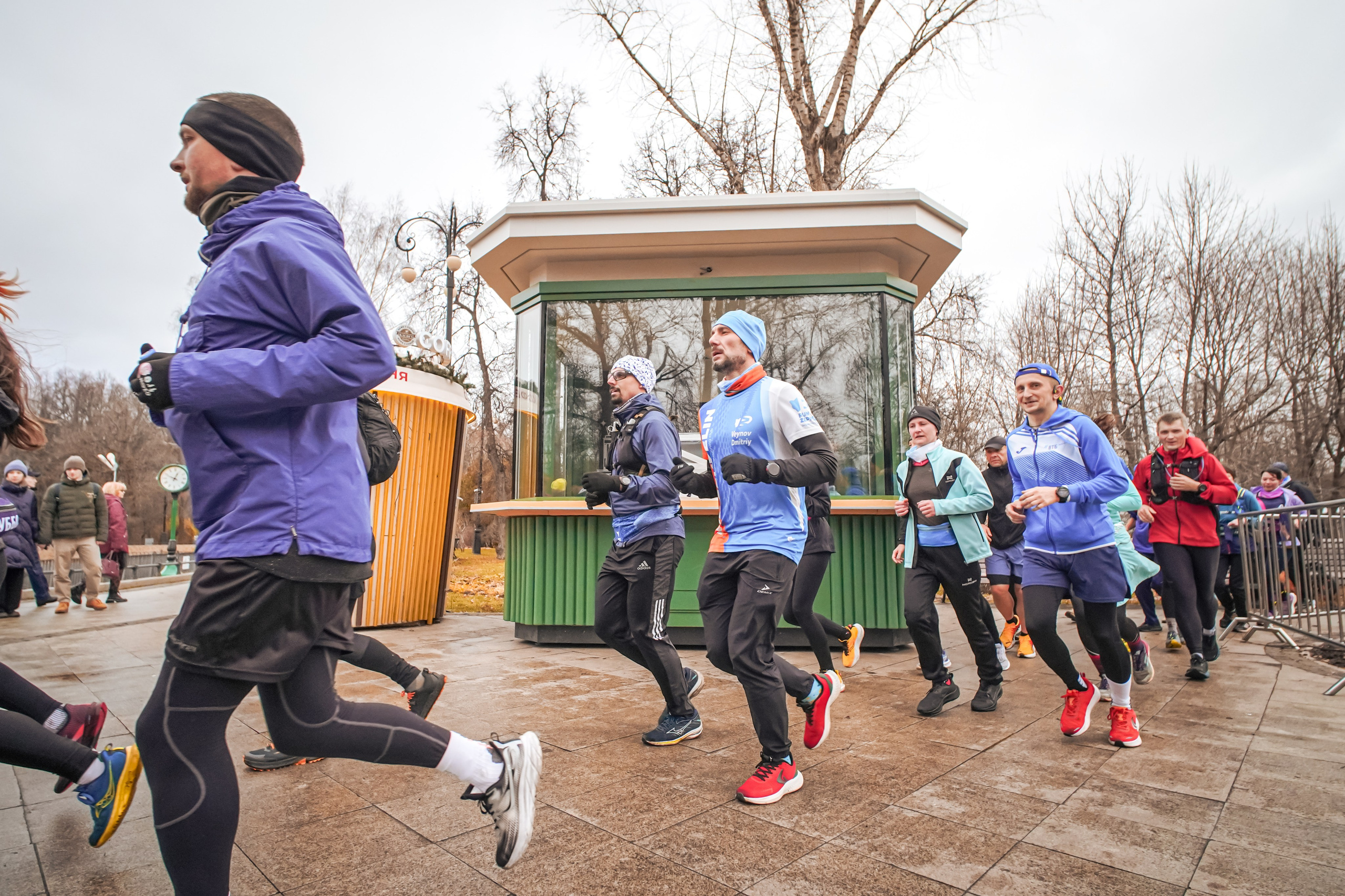 #марафонудома #яuzarun 2024 2-я петля, группа 6:30. Роман Капилюшов. Бег. Фото. Видео. г. Люберцы