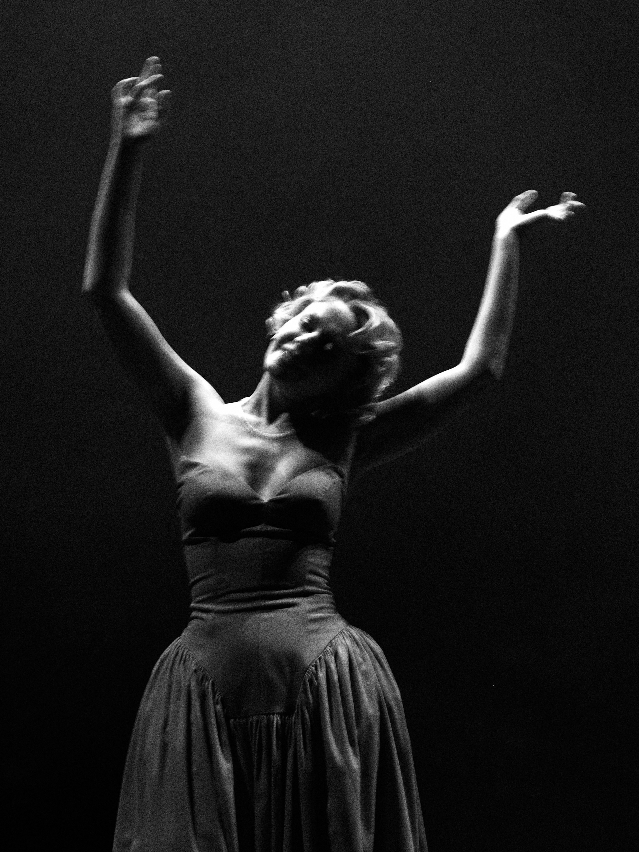 Чайка — черно-белое. Фотограф Юлия Маринина