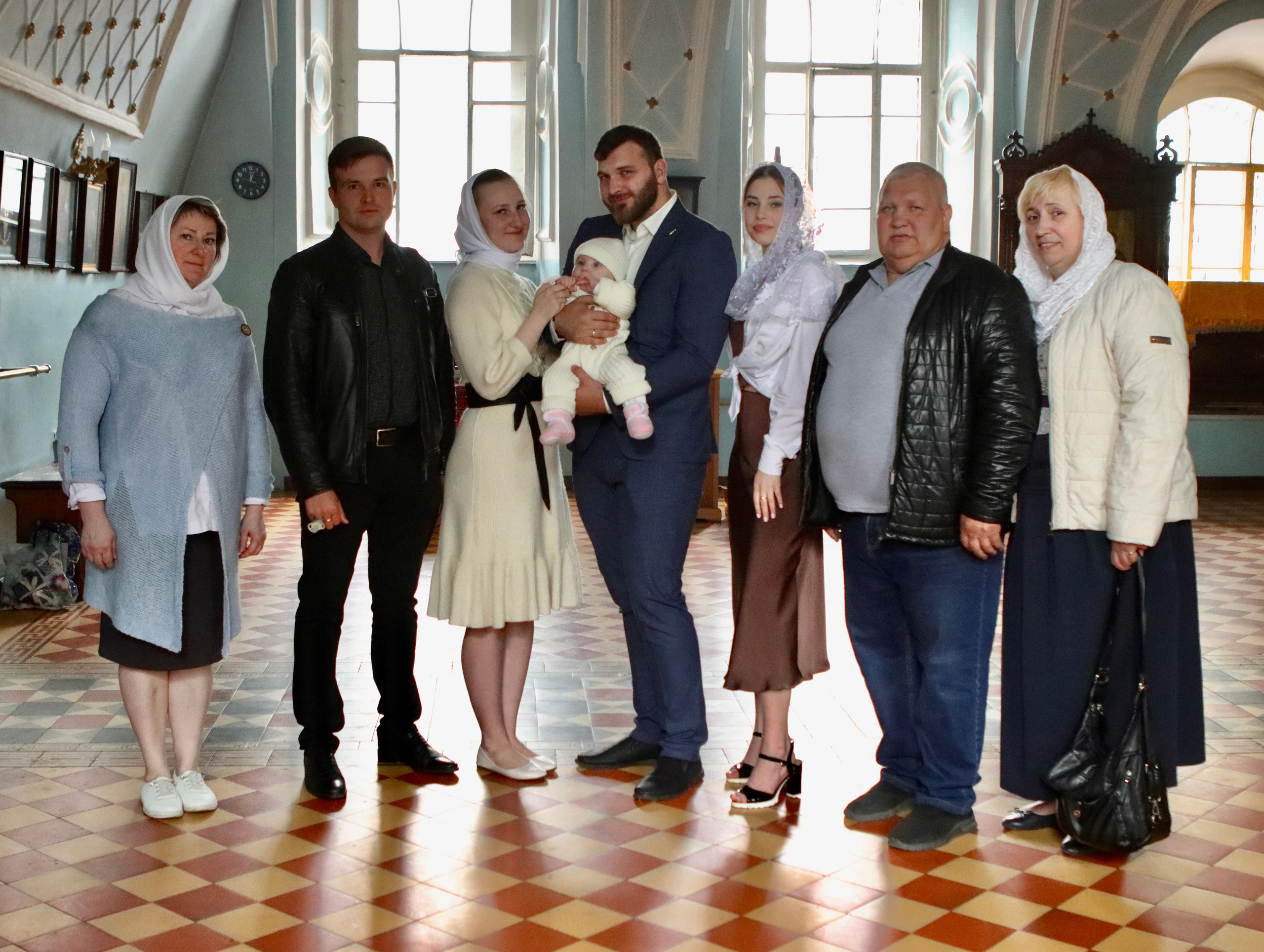 Анастасия и Вадим — крещение Виктории. Фотограф в Курске Смирнов Евгений