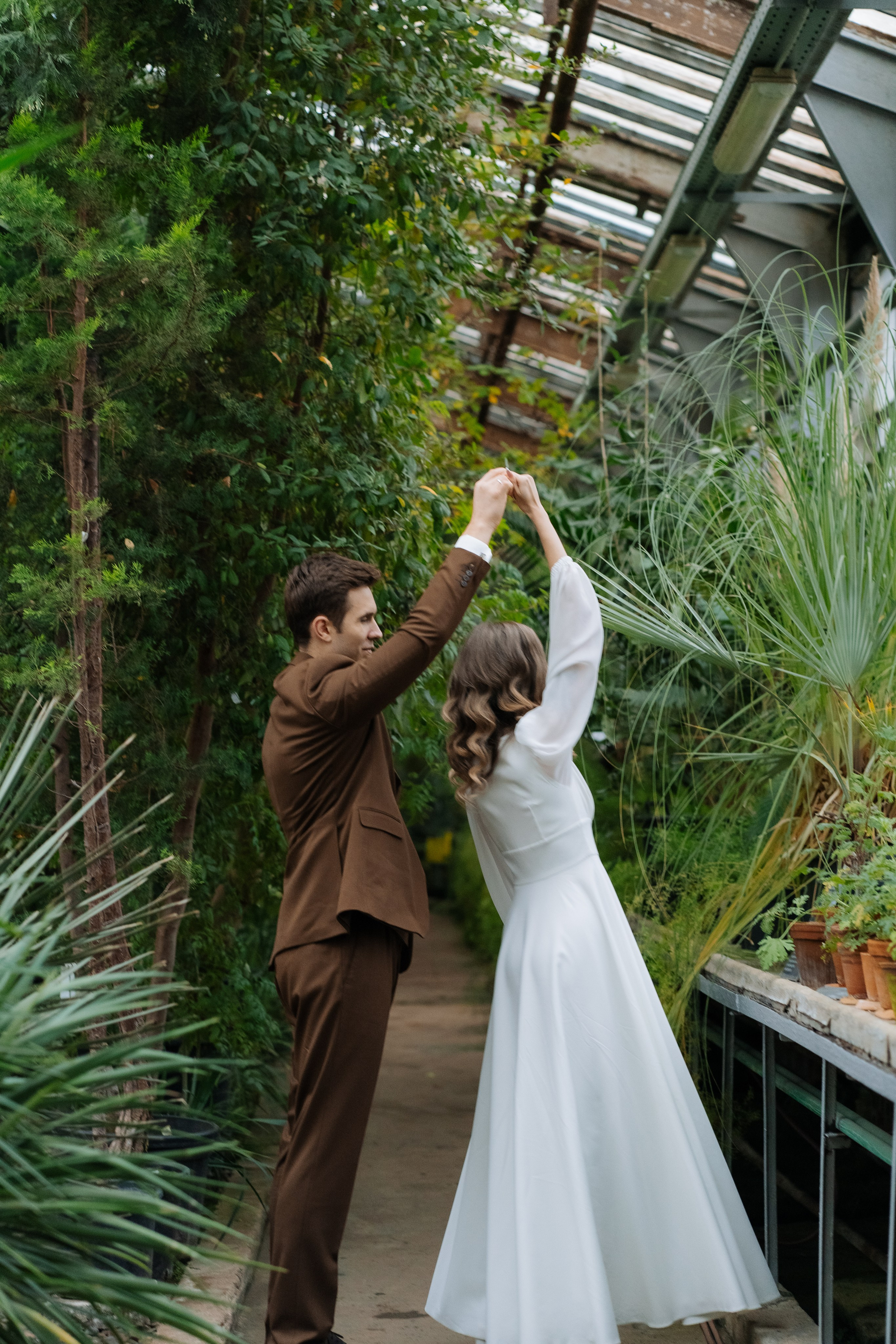 Свадебная фотосессия в оранжерее, Москва. Свадебный фотограф в Москве Анна Полушина