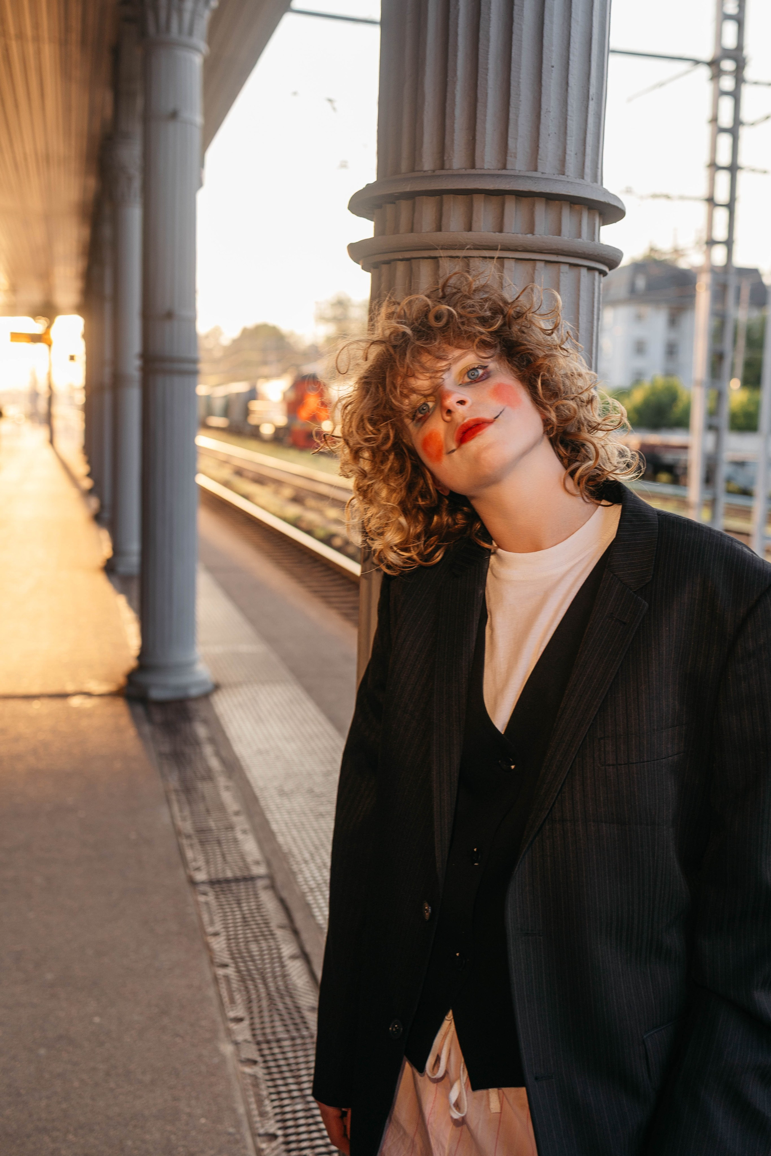 Закат на ЖД вокзале. Лиза. Фотограф в Твери Лагодная Яна