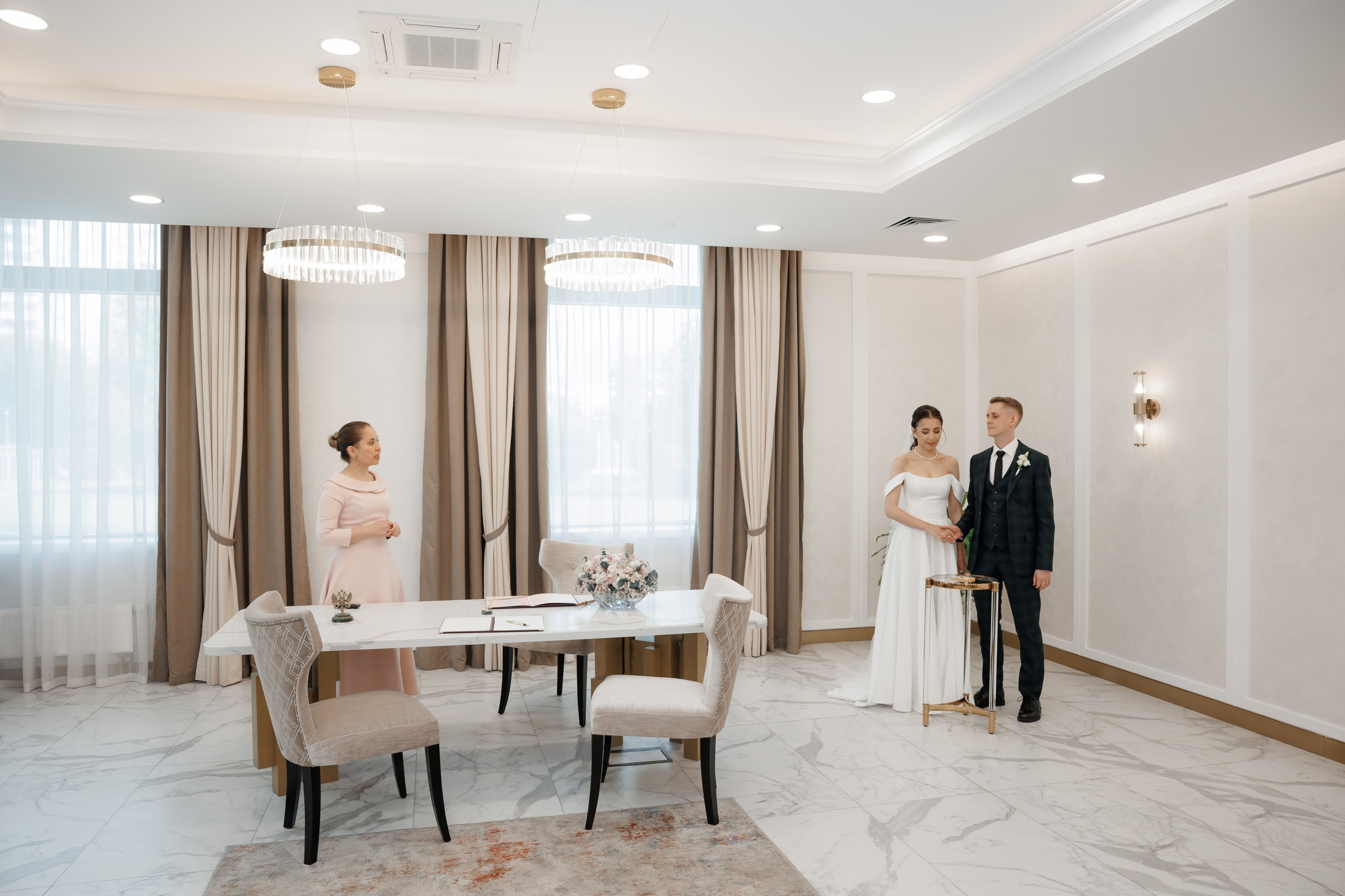 Регистрация в отеле Fish Point, ЗАГС Бутово, прогулка в Остафьево. Свадебный и репортажный фотограф (Москва, Королев и другие)