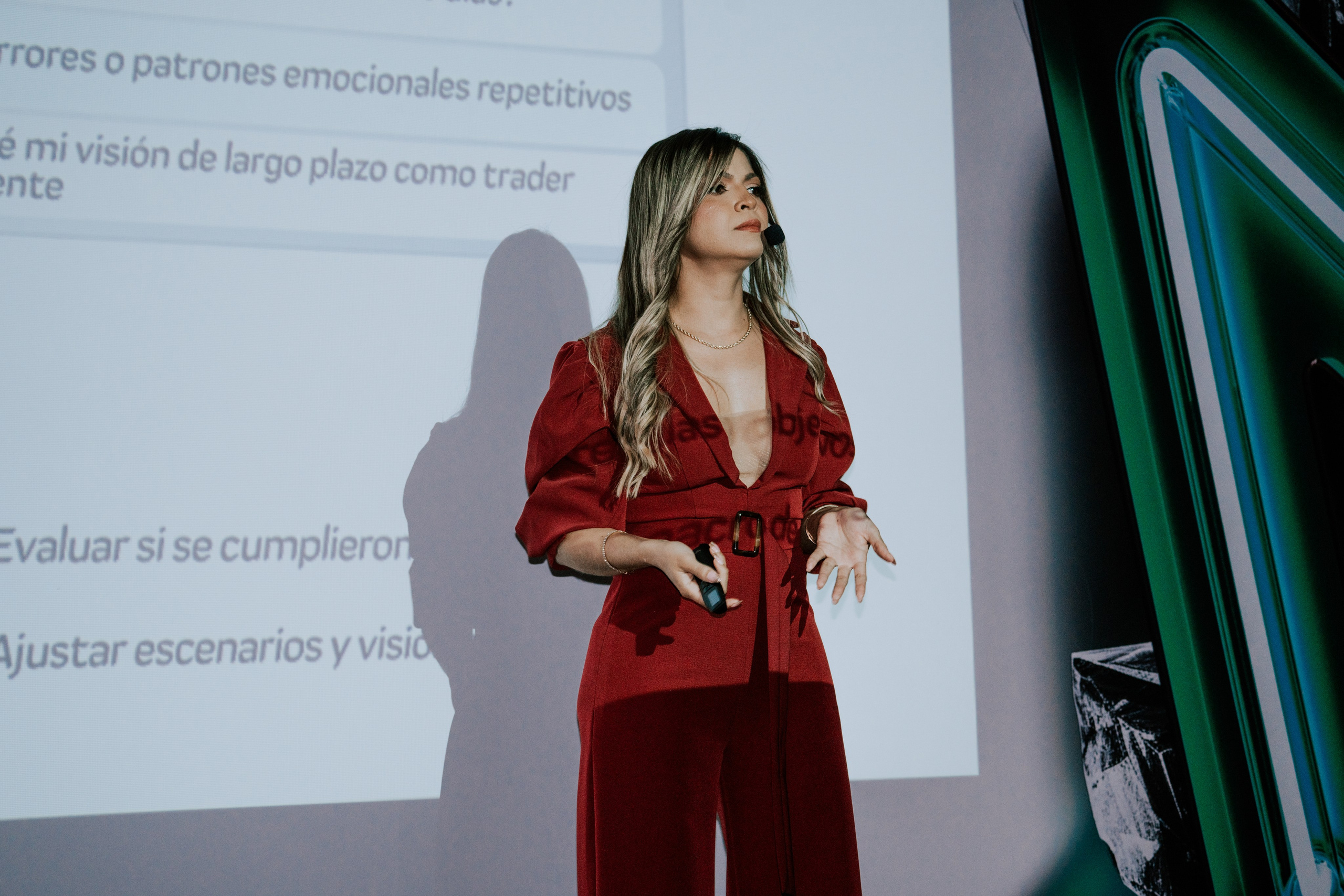 TRADERS DAY By NeomAAA Bogota. NeomAAA Funds Gallery