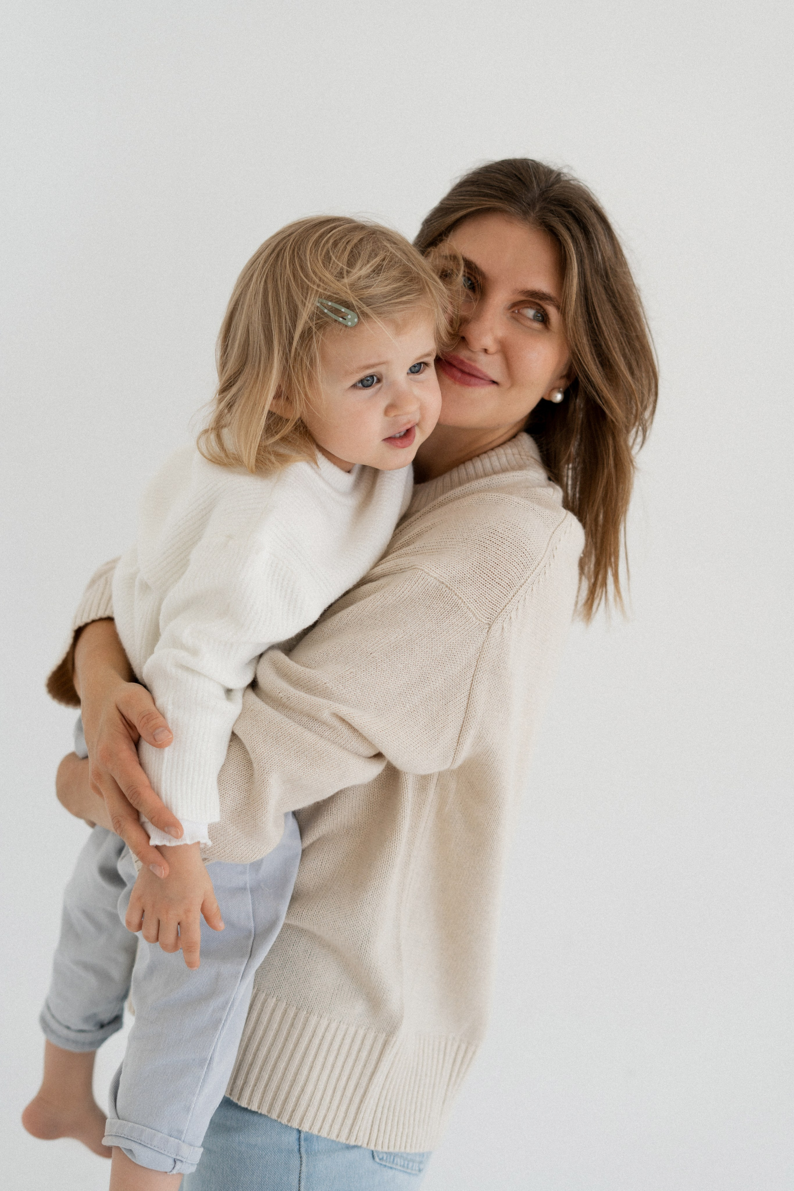 Оля, Артемий, Вера. Главная