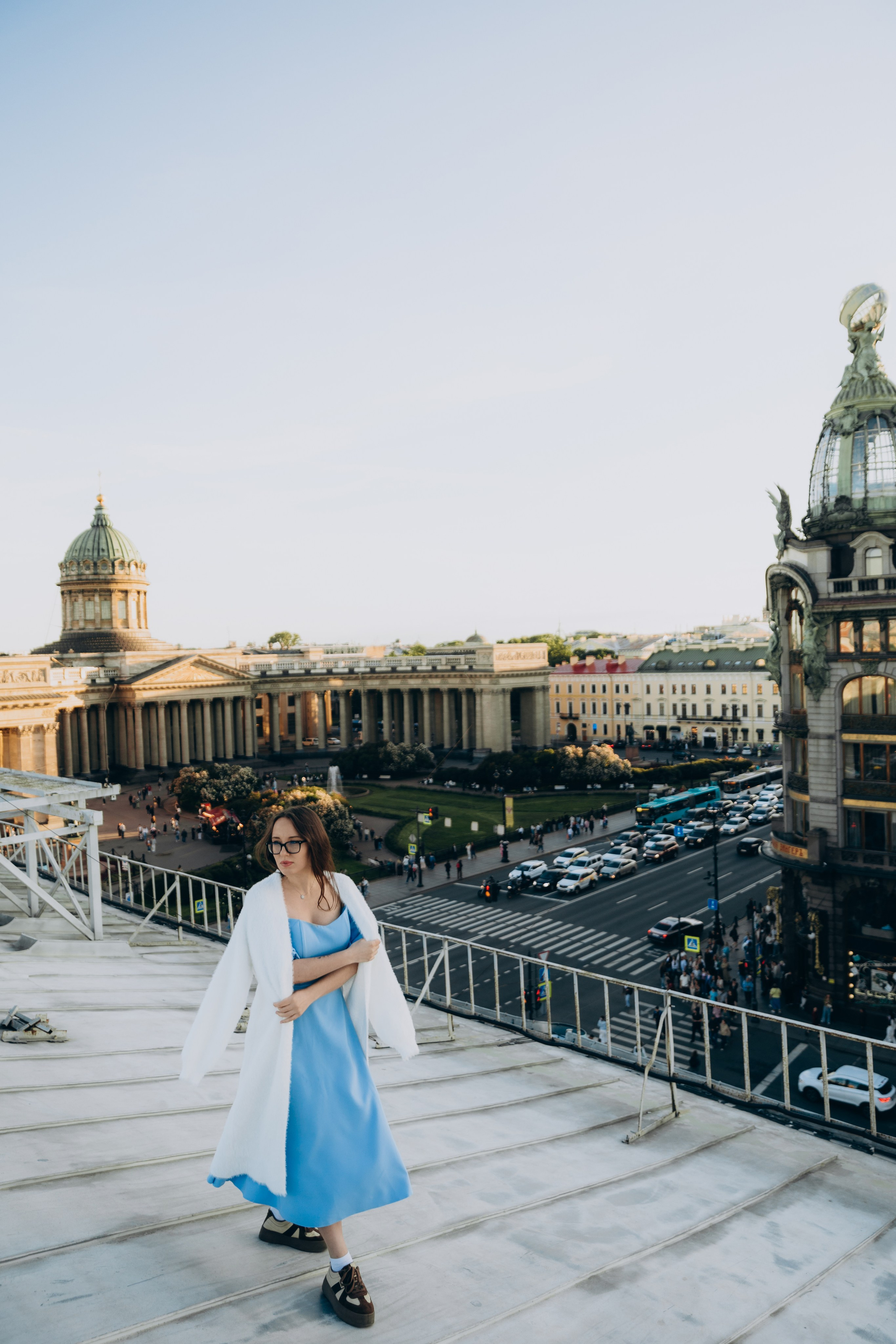 Фотосессия на крыше в Санкт-Петербурге, с видом на Зингер, Казанский собор, Думскую башню и Спас-на-Крови