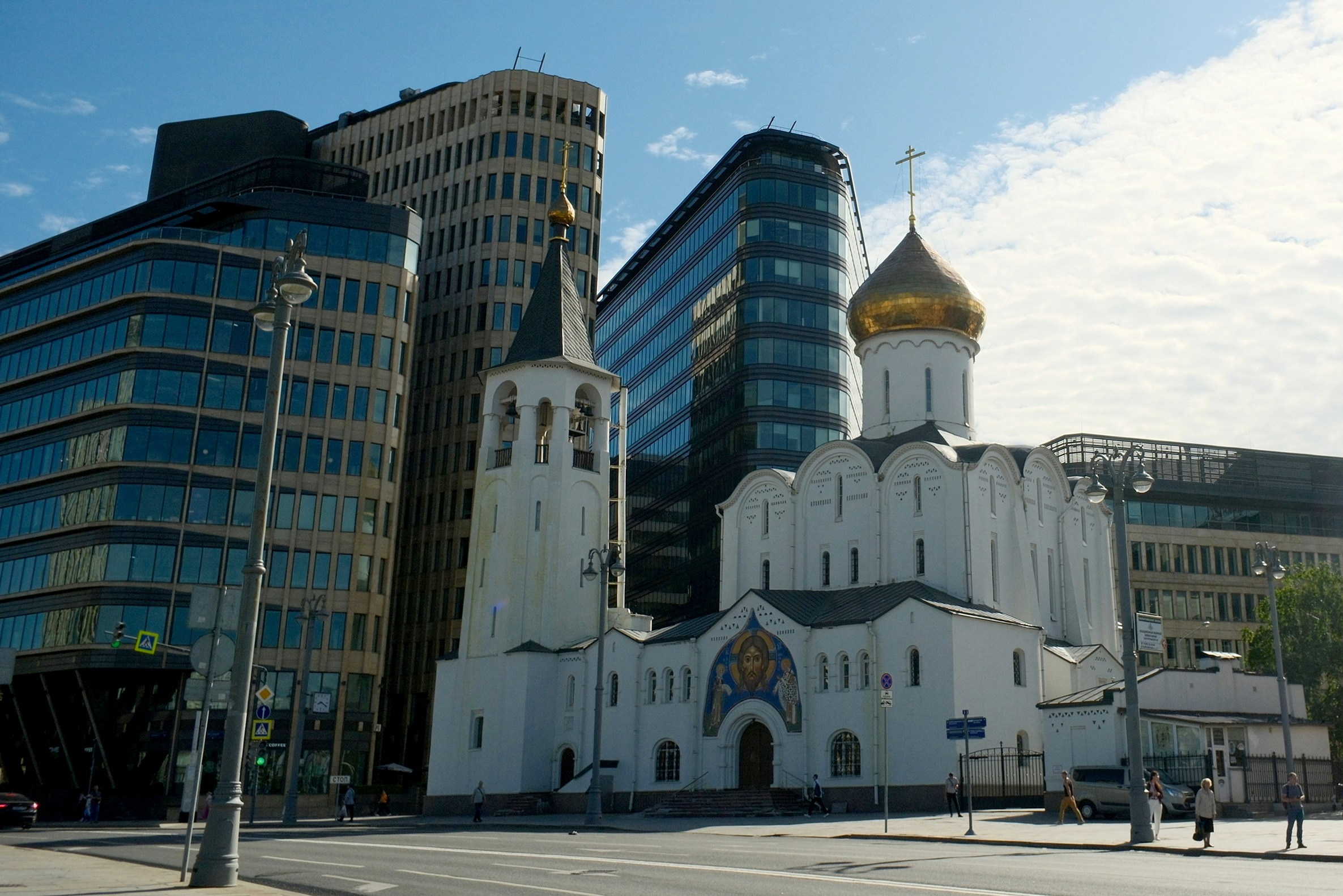 Улица, люди, жизнь…