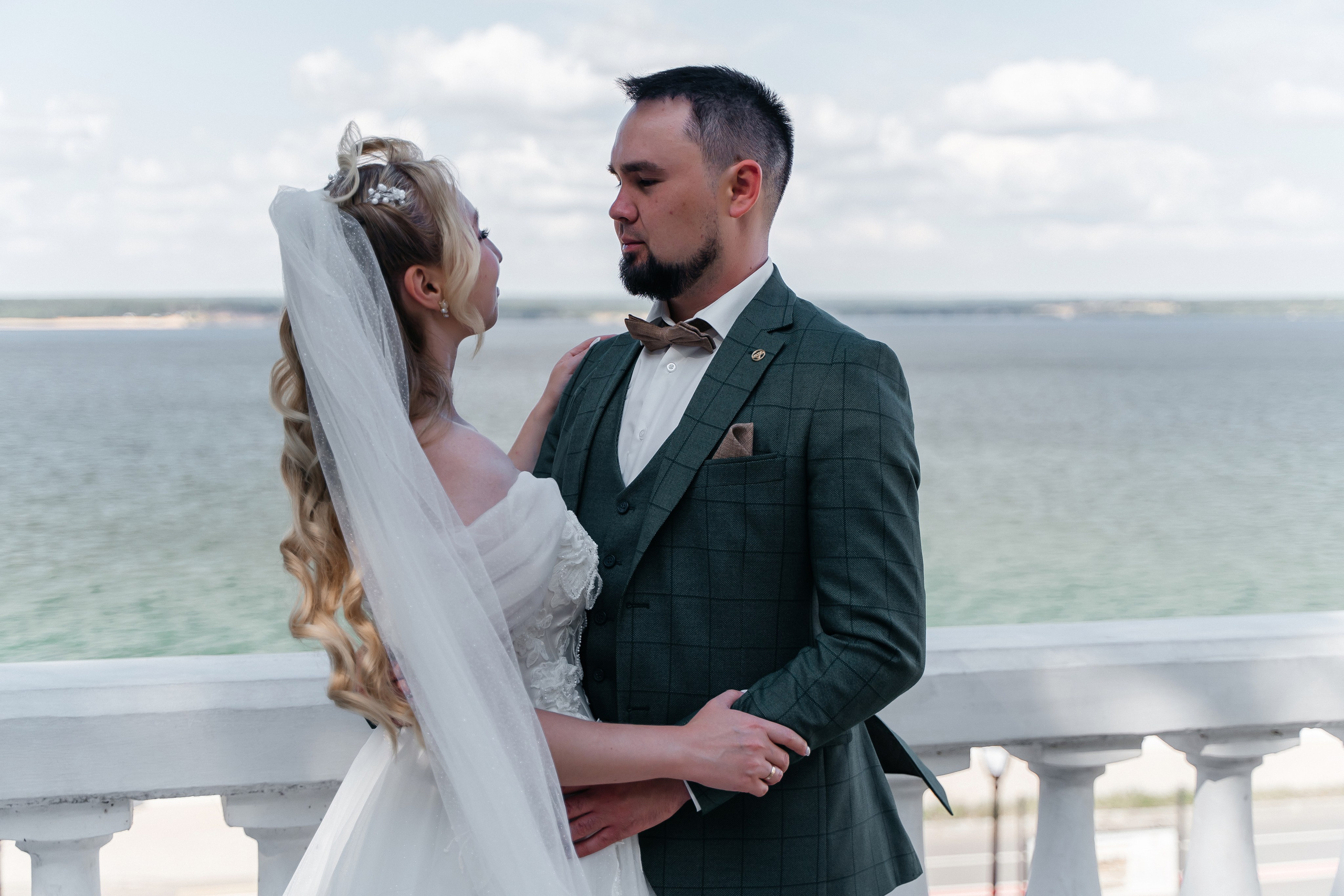 Свадебная прогулка. Свадебный фотограф видеограф Чебоксары