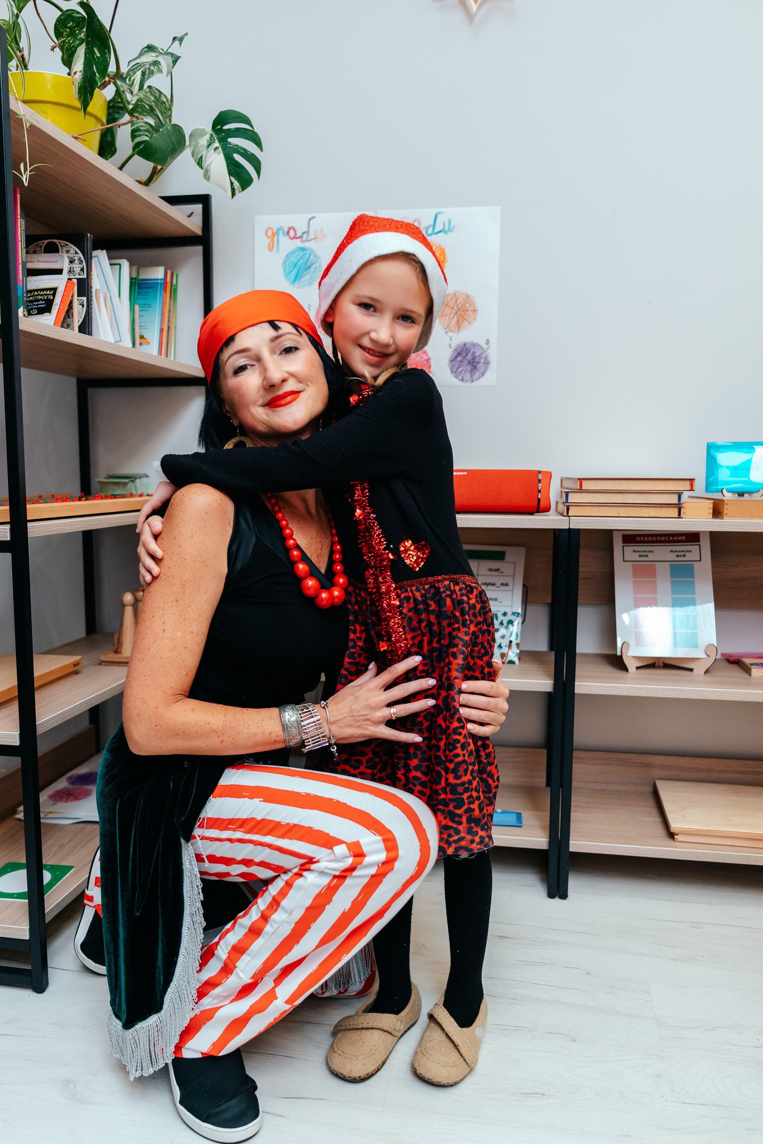 Новогодний утренник в Монтессори-школе. Семейный lifestyle фотограф в Санкт-Петербурге Людмила Пахомова