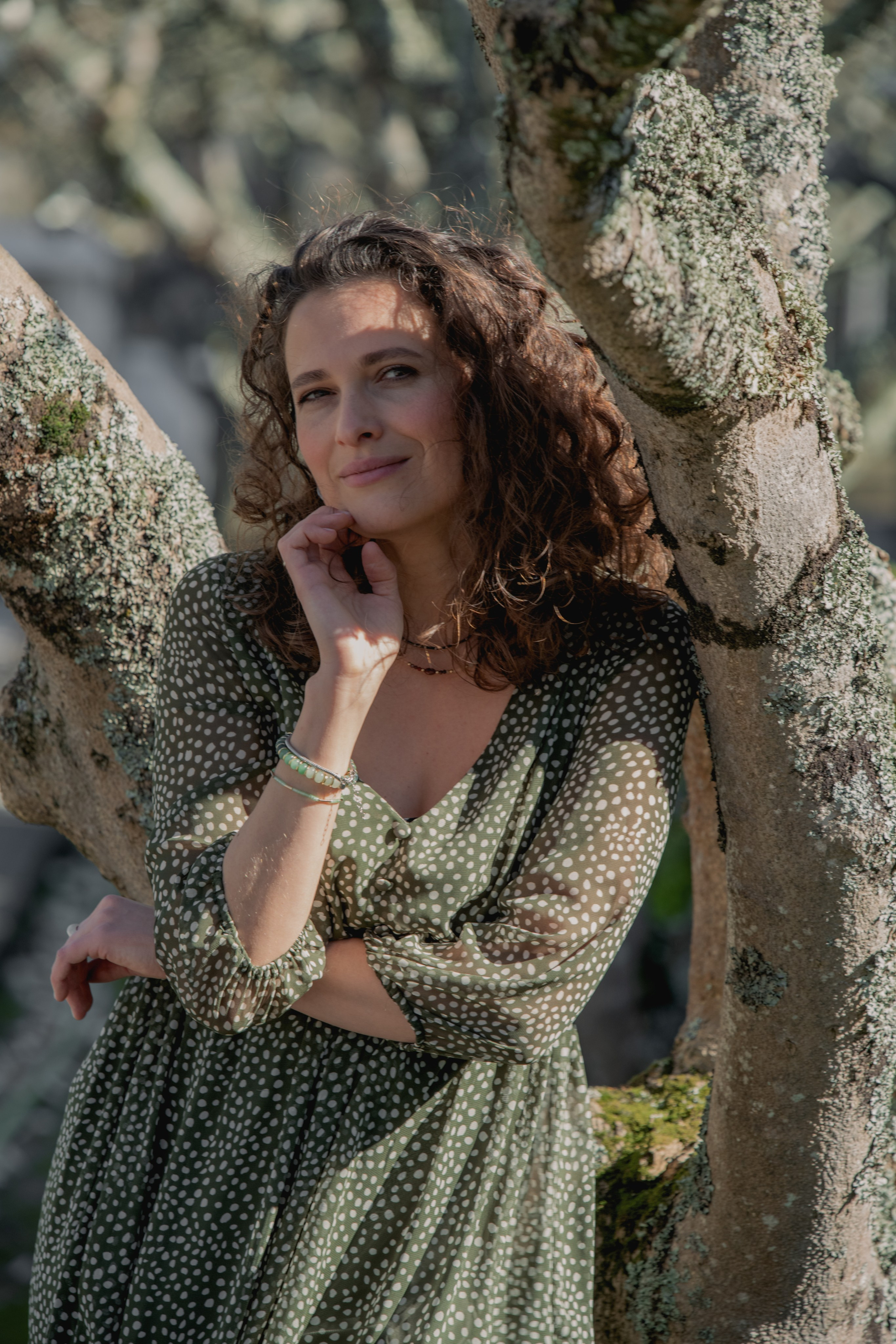 MARIA with Magnolias. Anastasiia Antoniuk portrait, family and couple photographer, Portugal