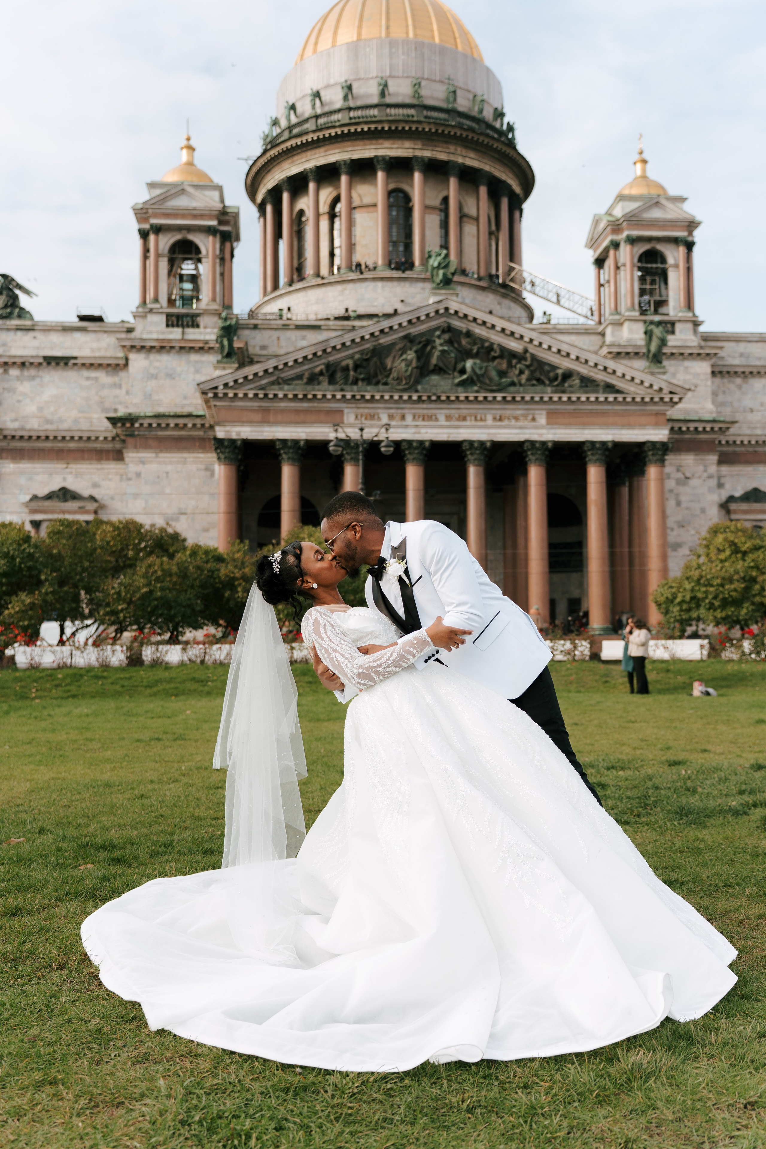 Joa & Gabriella. Photographer based in moscow Peter Tchana