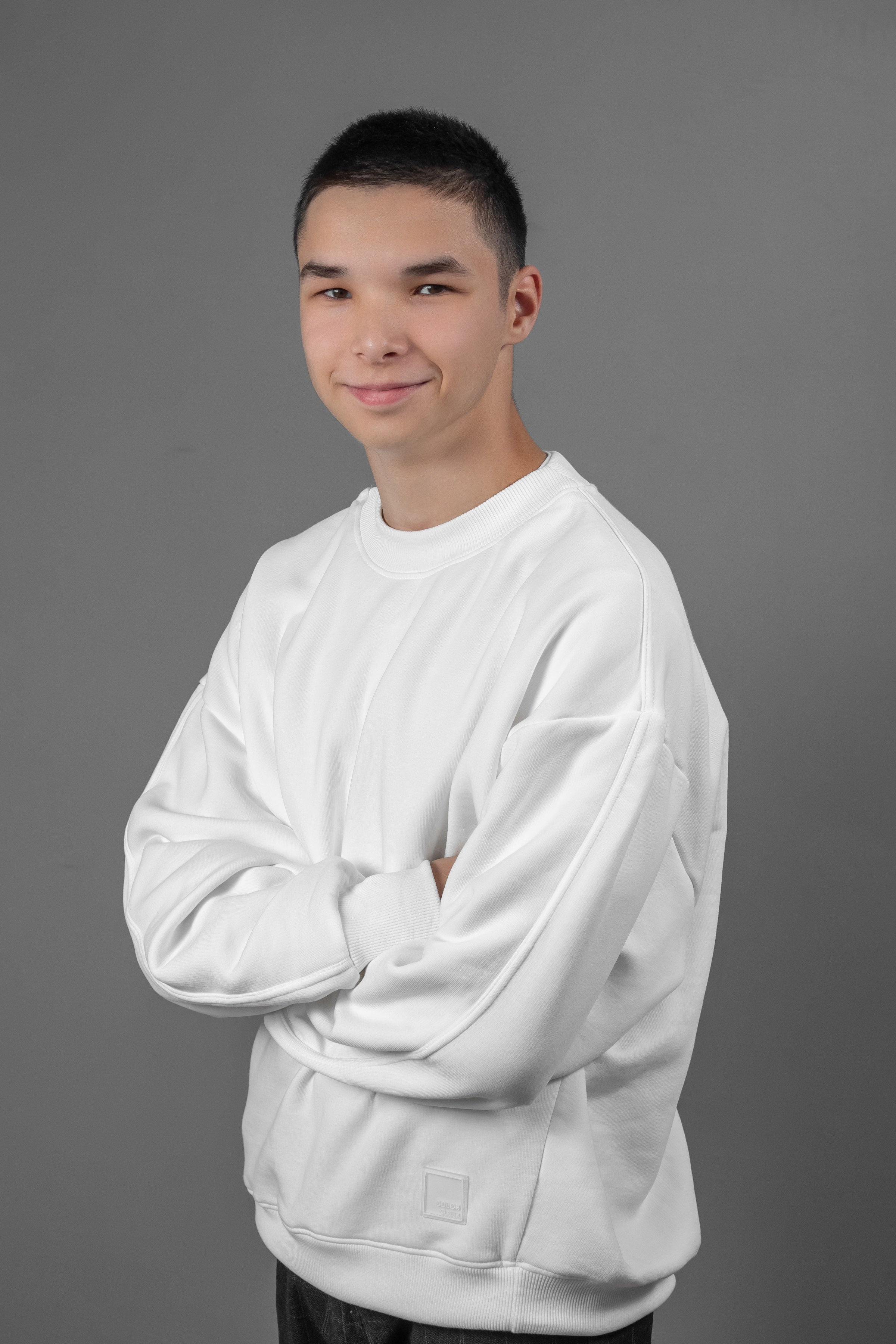 Портреты на сером  фоне. Ольга Плаксина фотограф в Саратове