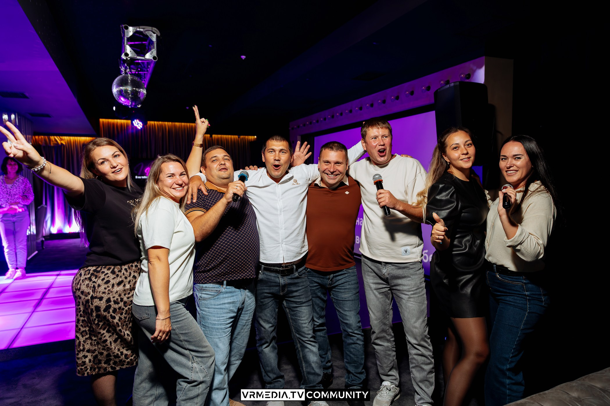 Караоке-бар «Volna»: Friends day или день дружбана