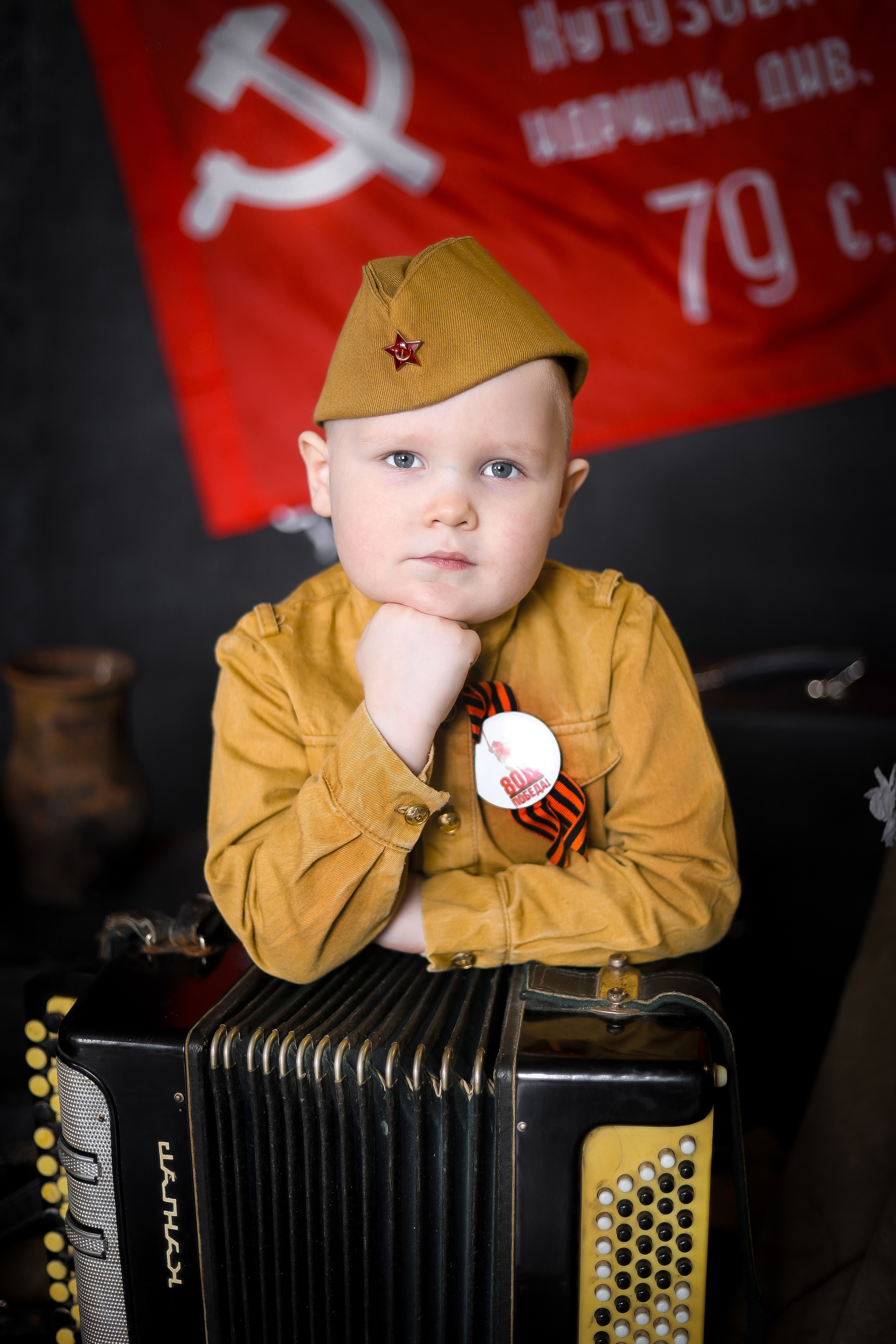 Семейные фотосессии студийные; новогодние, тематические, домашние и тд. Выпускные альбомы для школ и Детских садов в Барнауле /Выпускные/Свадебные/Детские/Семейные и др. виды съёмок /Фотограф Вера Валейко