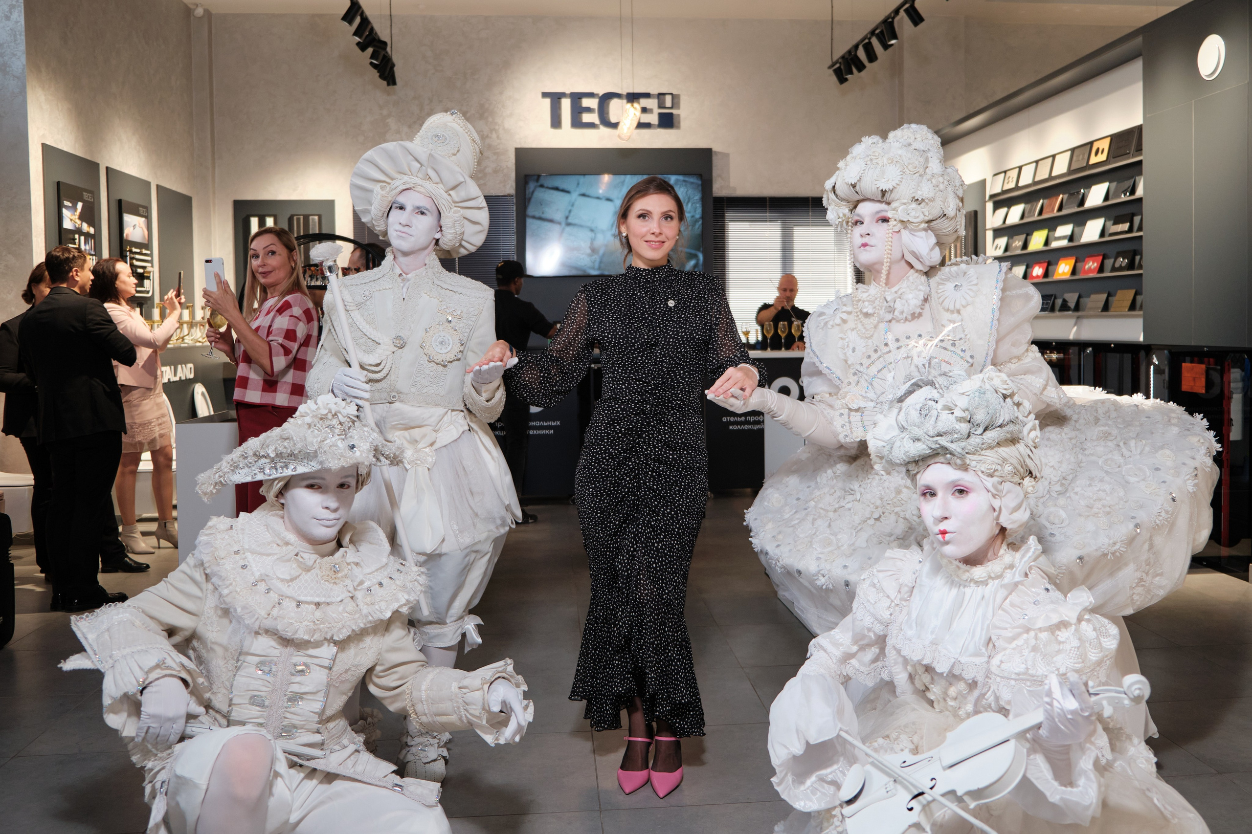 Открытие салона 100 градусов. Антон Ив