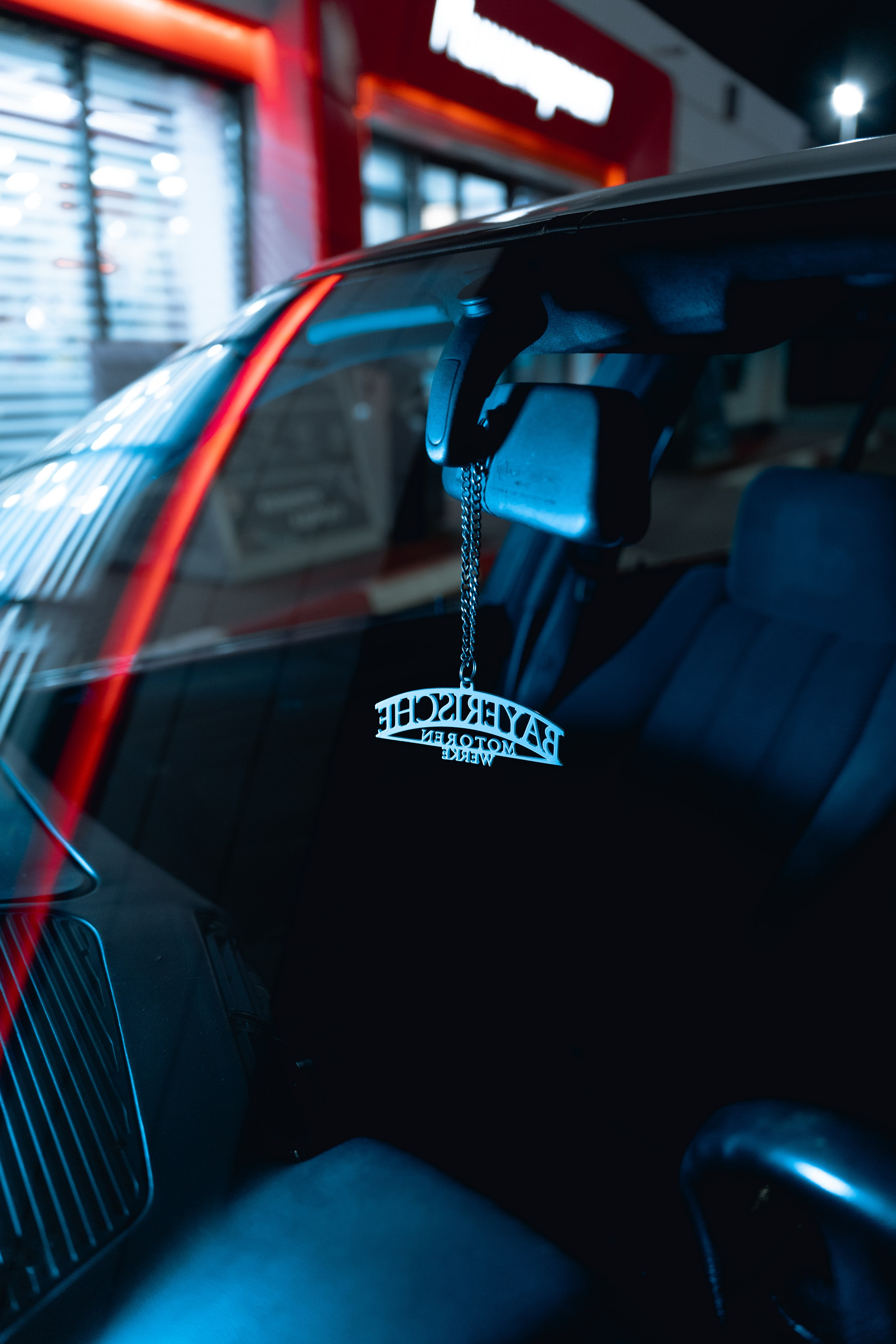 Фотографии Никиты и его BMW E34