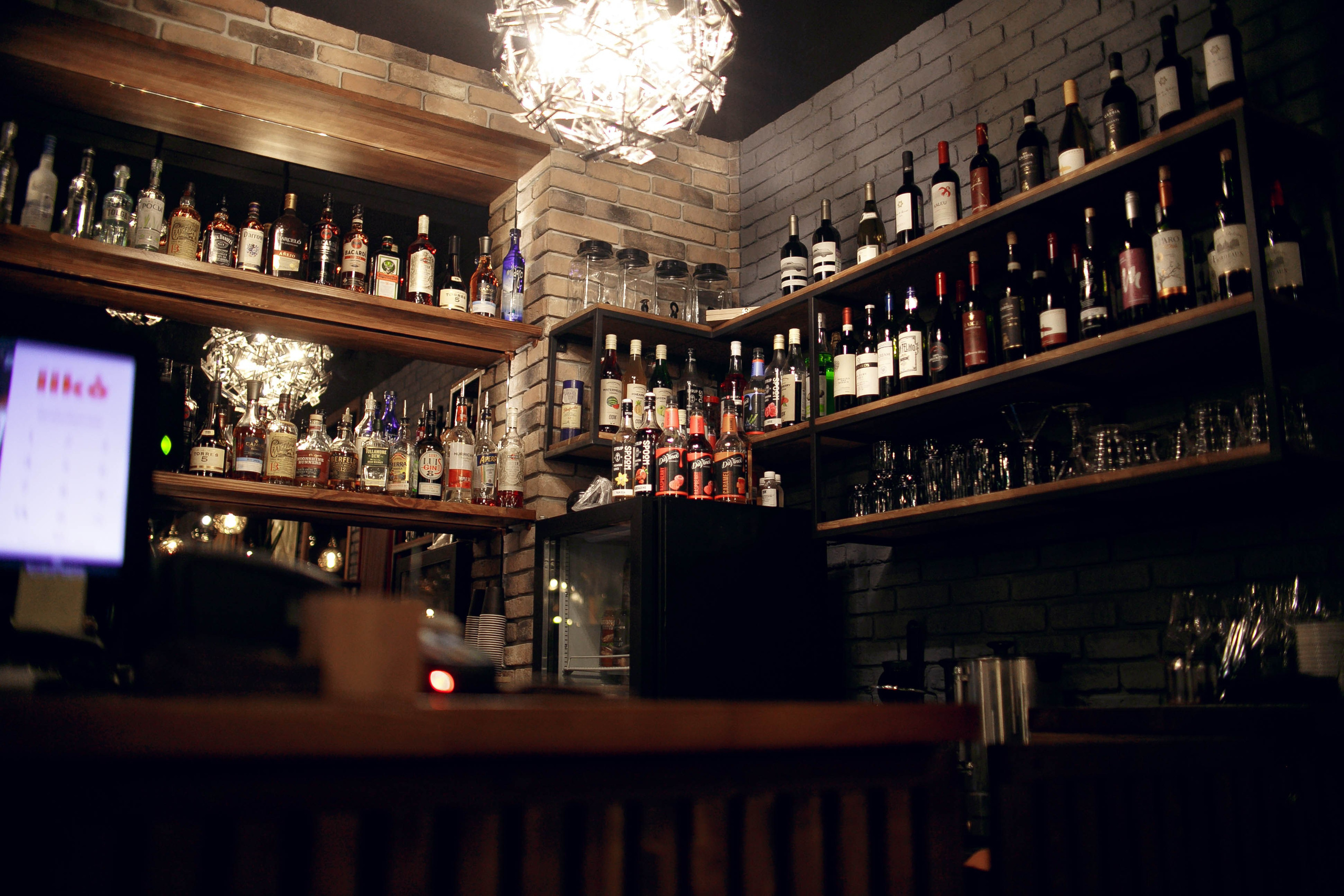 «Март». Ваш репортажный фотограф Артемий Антонов