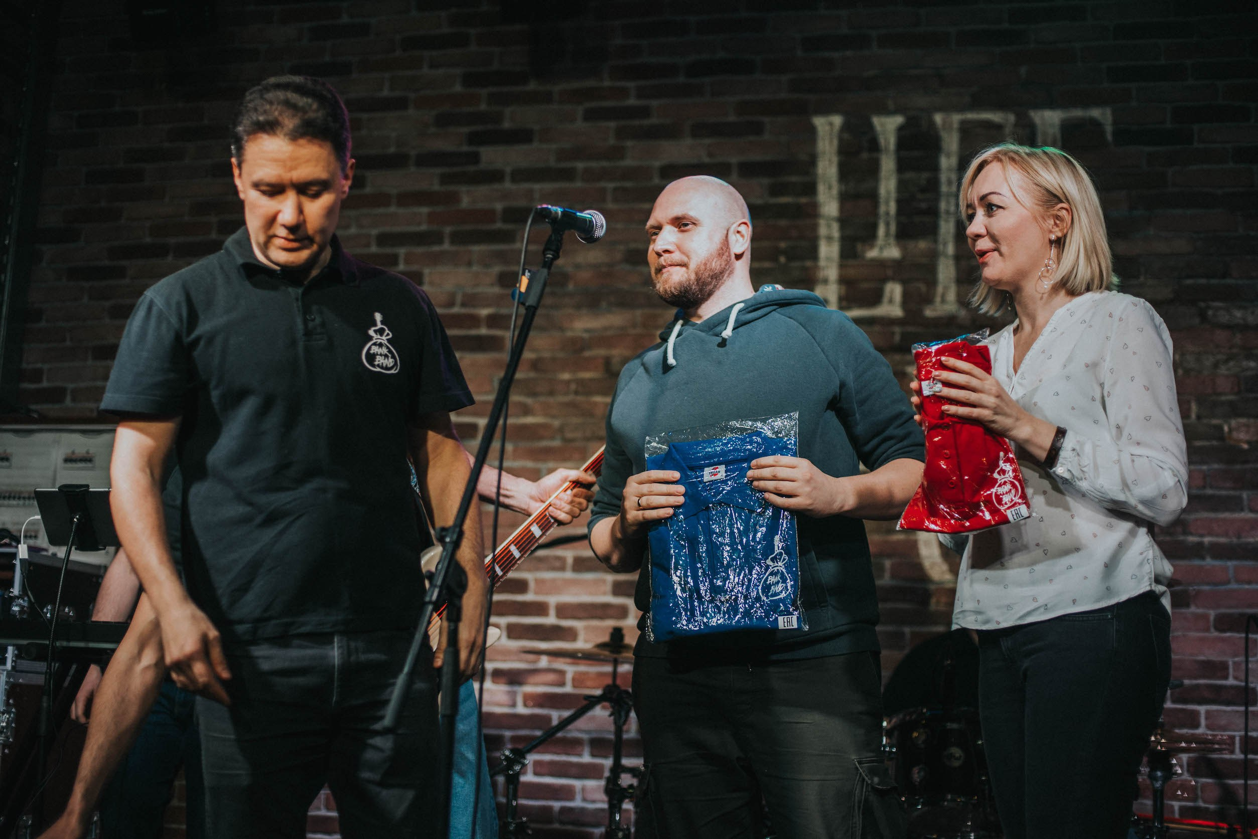 LifePub 16.03.2022. Московская кавер-группа BankBand