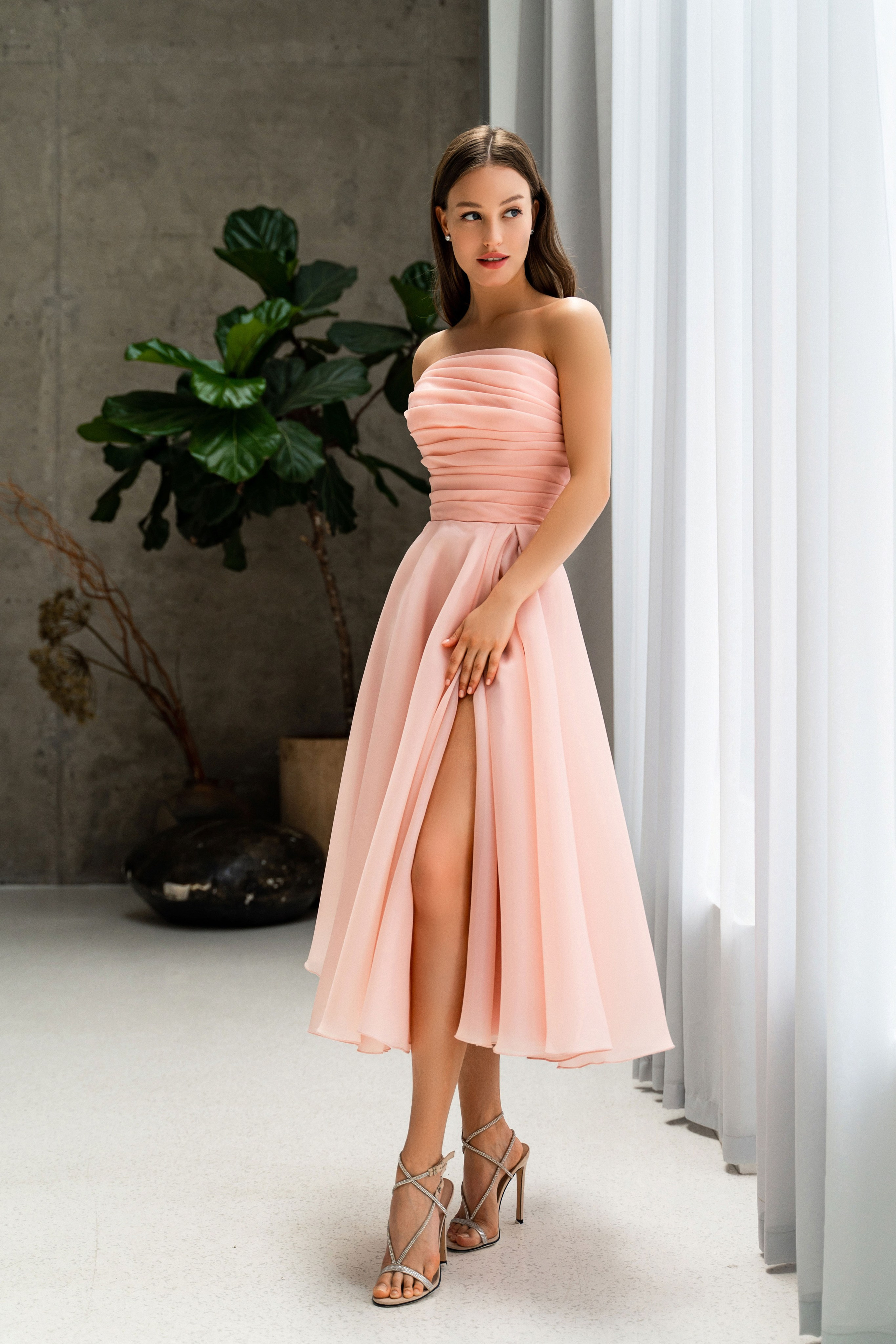 Съемка вечерних платьев NOLLA с Анастасией. Свадебный и портретный фотограф Клипа Максим