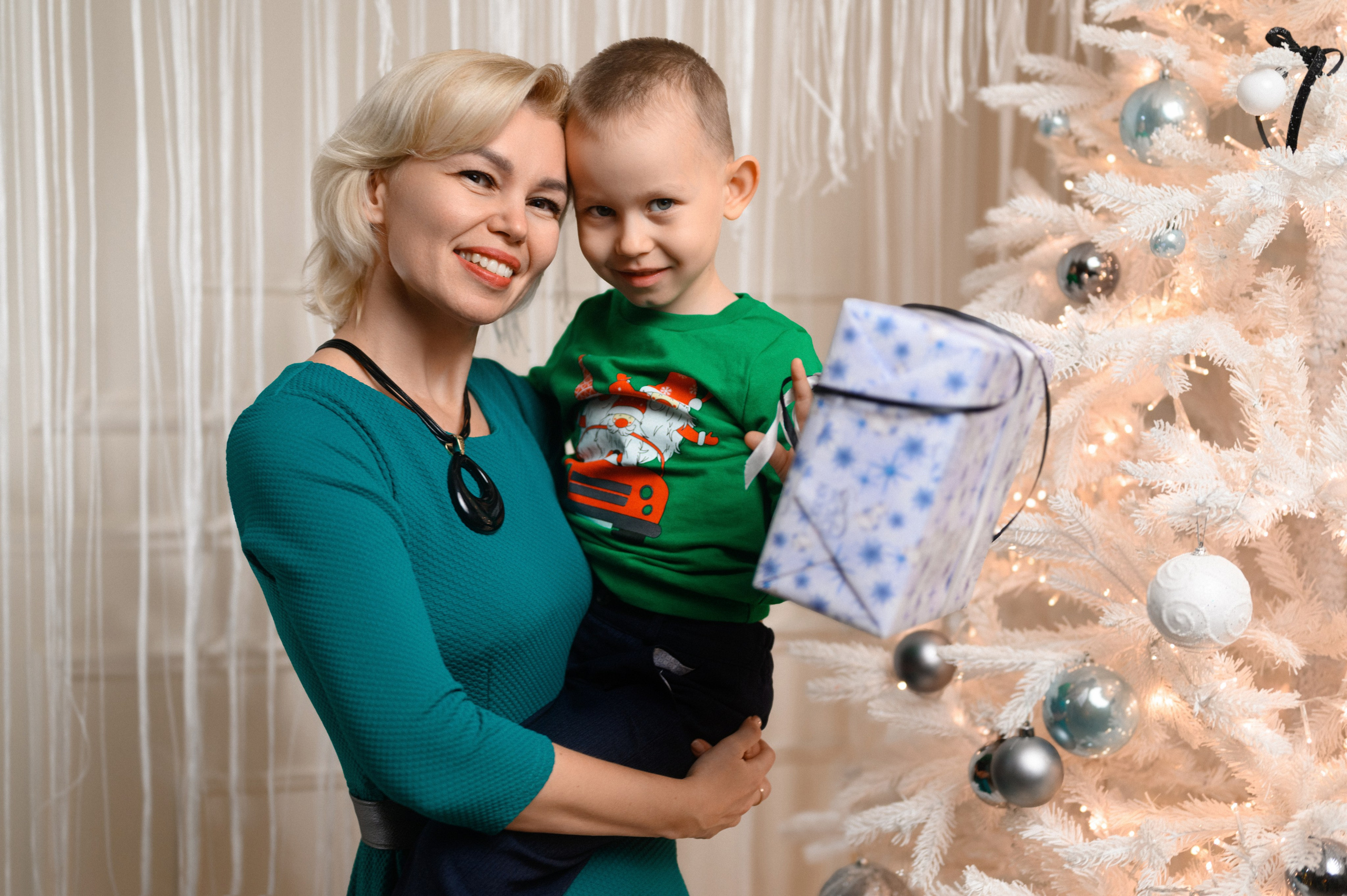 Мирон с мамой и бабушкой. Школьный и свадебный фотограф в Сыктывкаре Никита Козлов