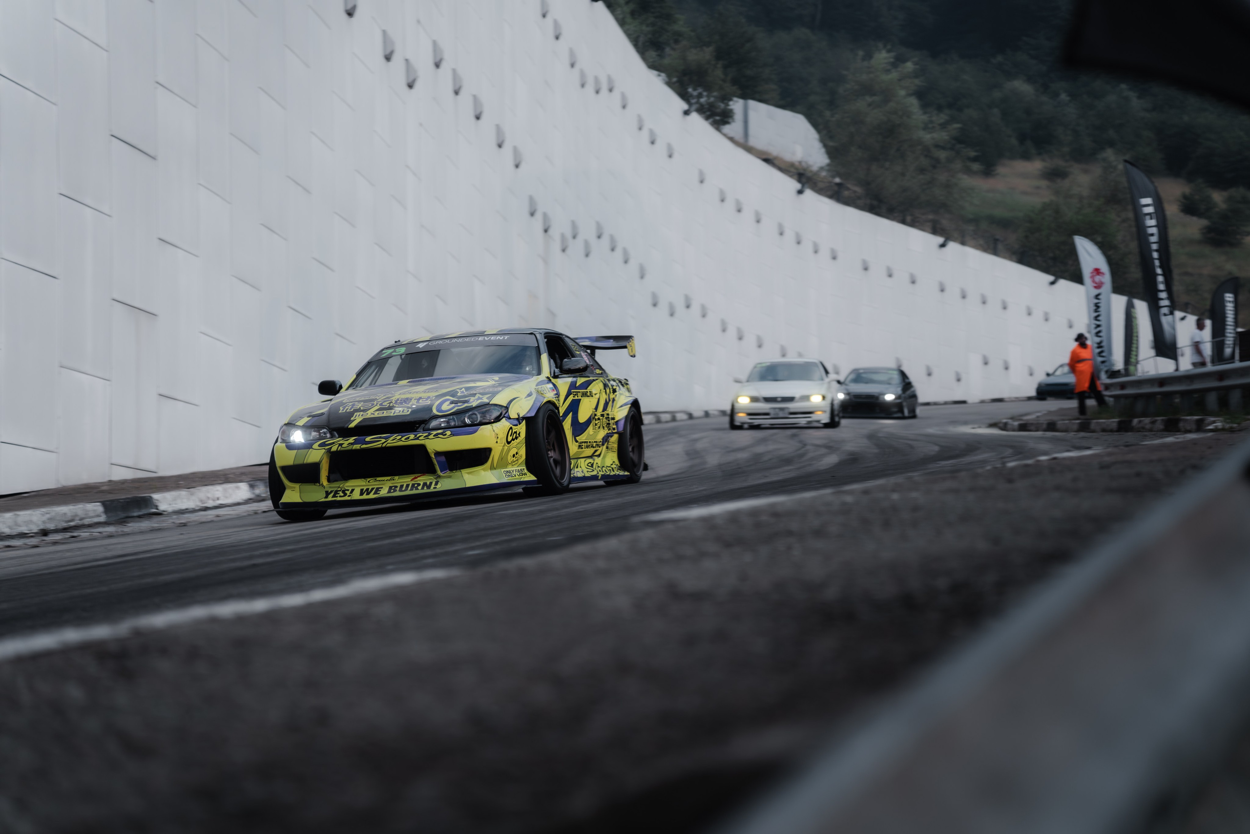 //GROUNDED2025. Автомобильный фотограф