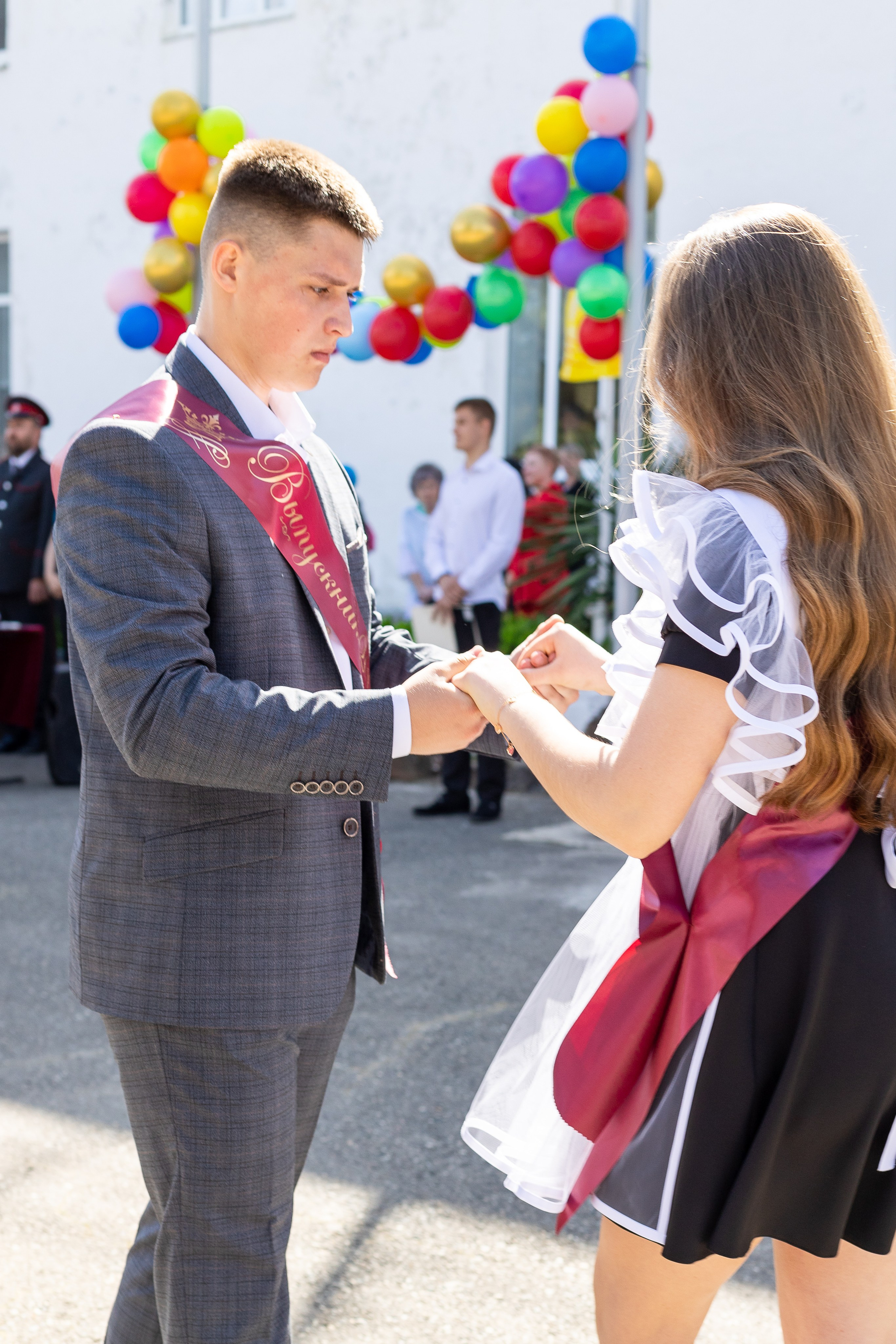 Последний звонок. Выпускные альбомы Майкоп, Краснодар Елена Золотарева