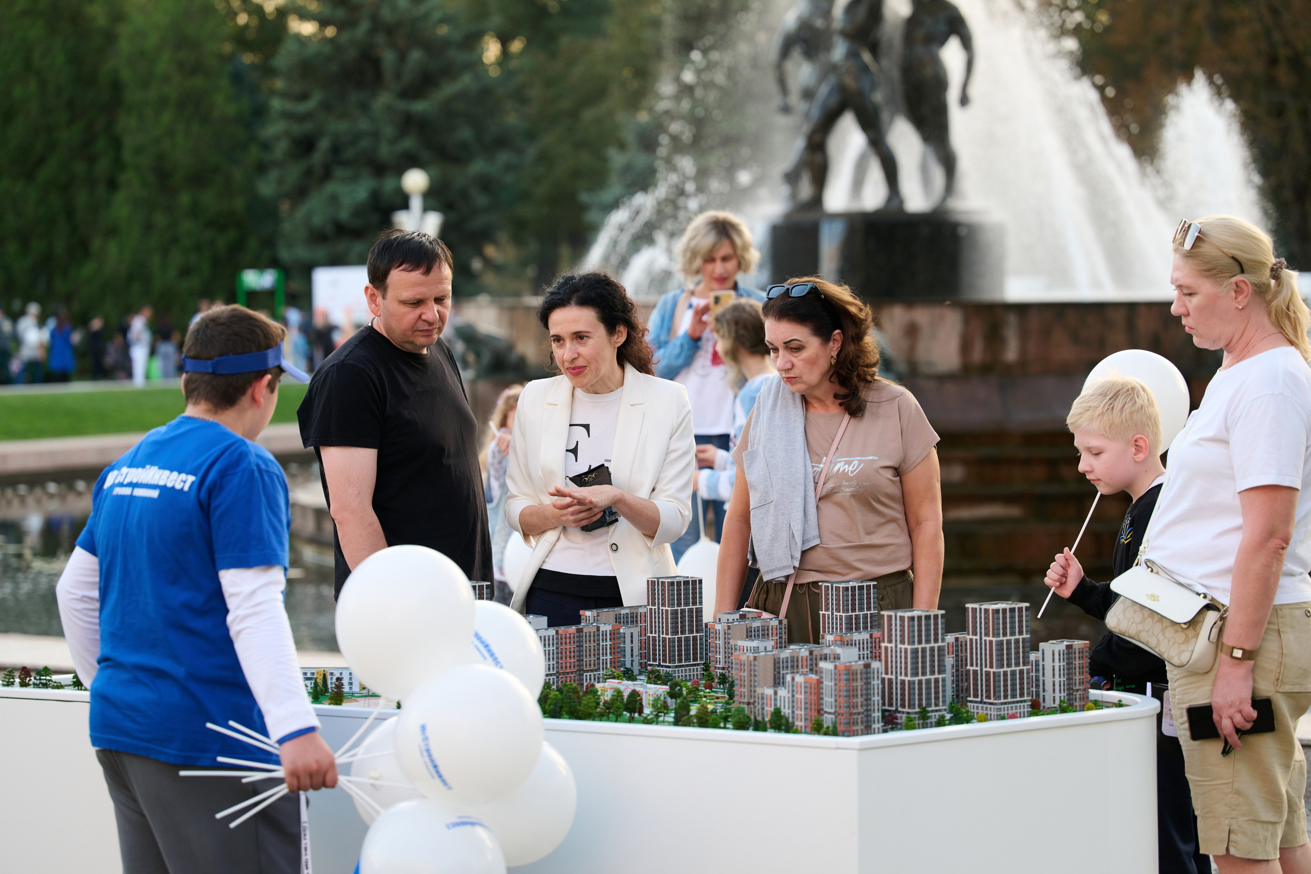 Фестиваль Жилищный базар в Ростове-на-Дону на Театральной площади | Организатор Event-агентство «До Мурашек». Свадебное и event агентство До Мурашек Ростов-на-Дону