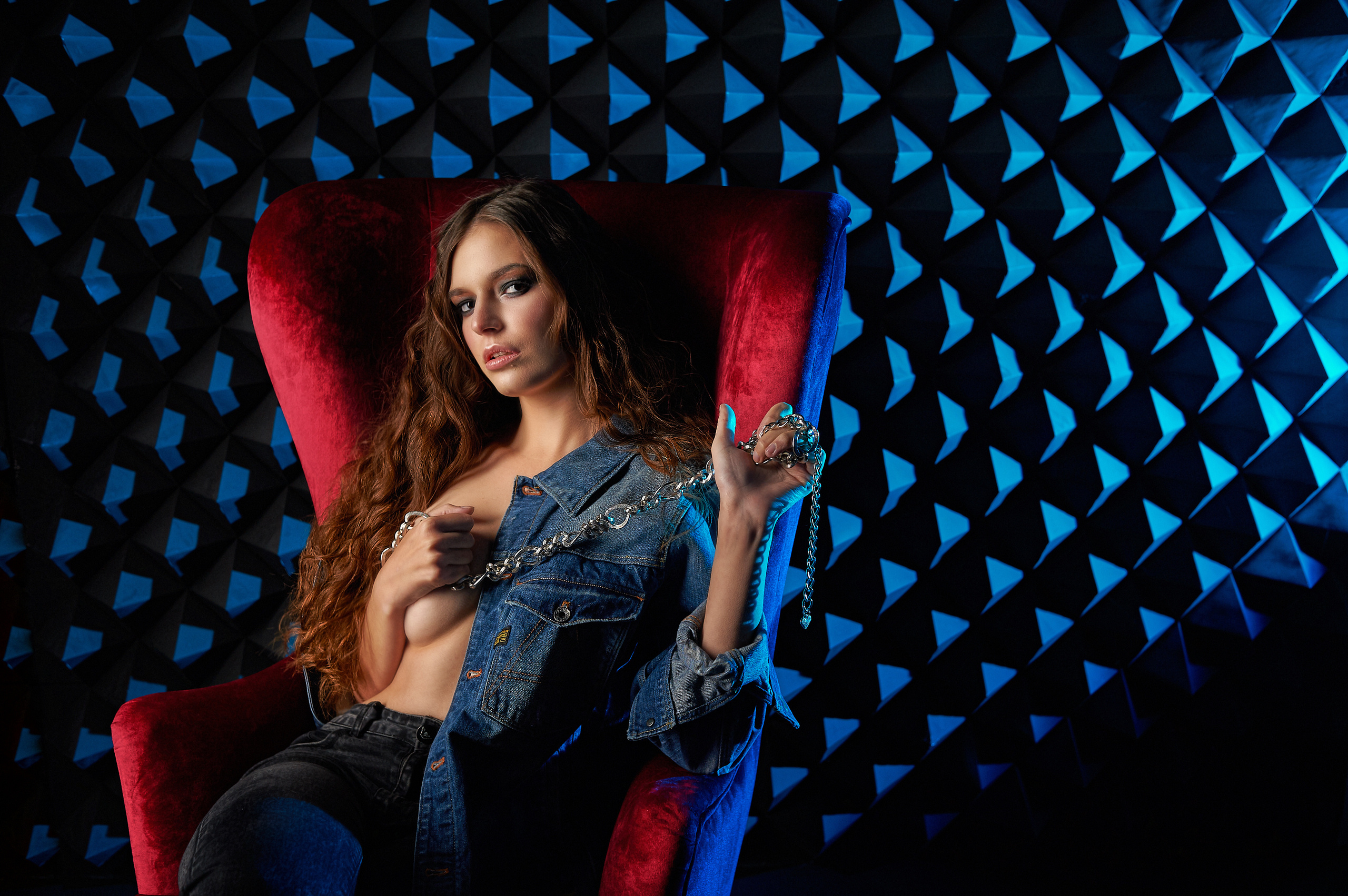 Откровенная фотосессия в чтудии Чили