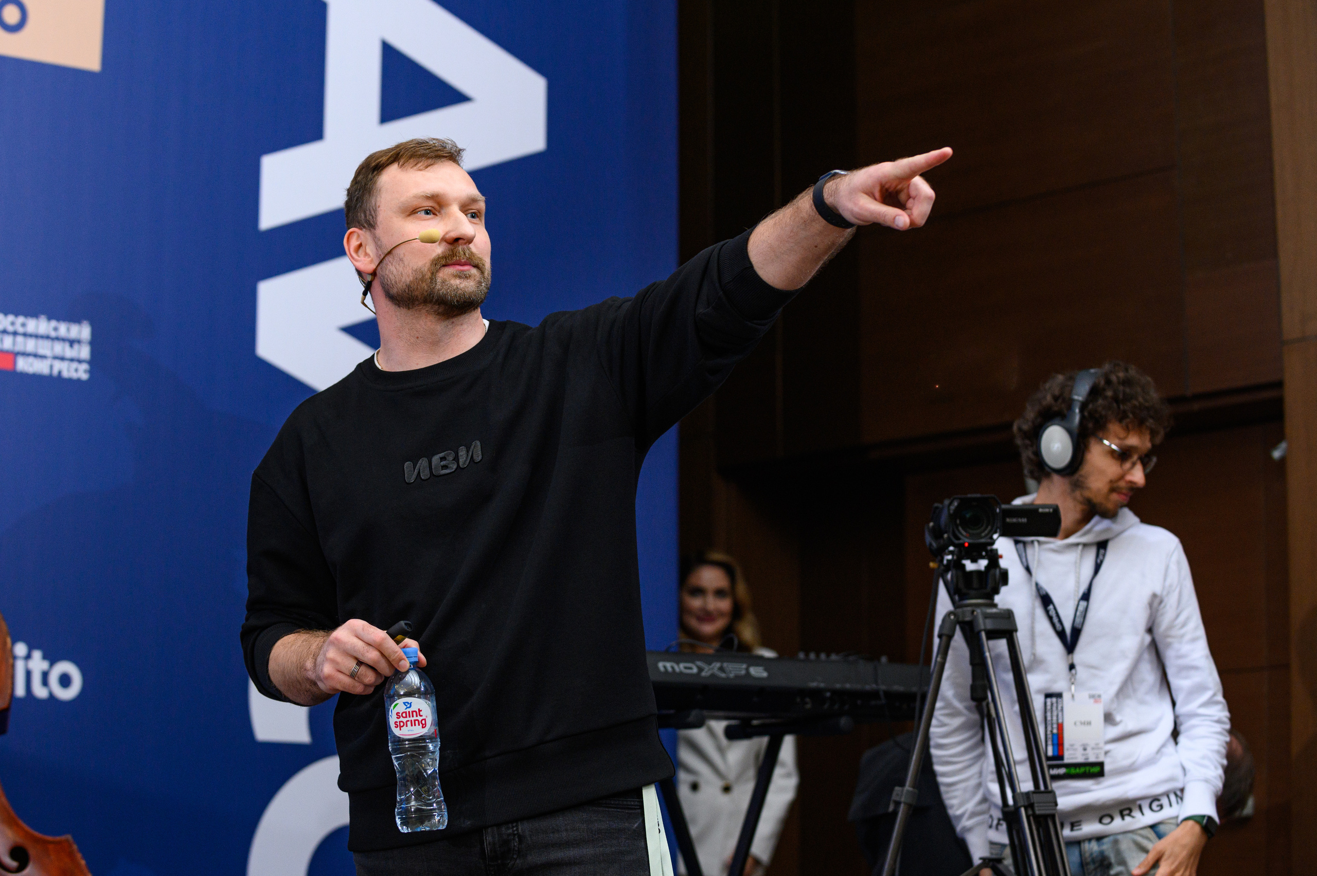 САМОЛЕТ +. Фотограф Сочи Александр Лашкул