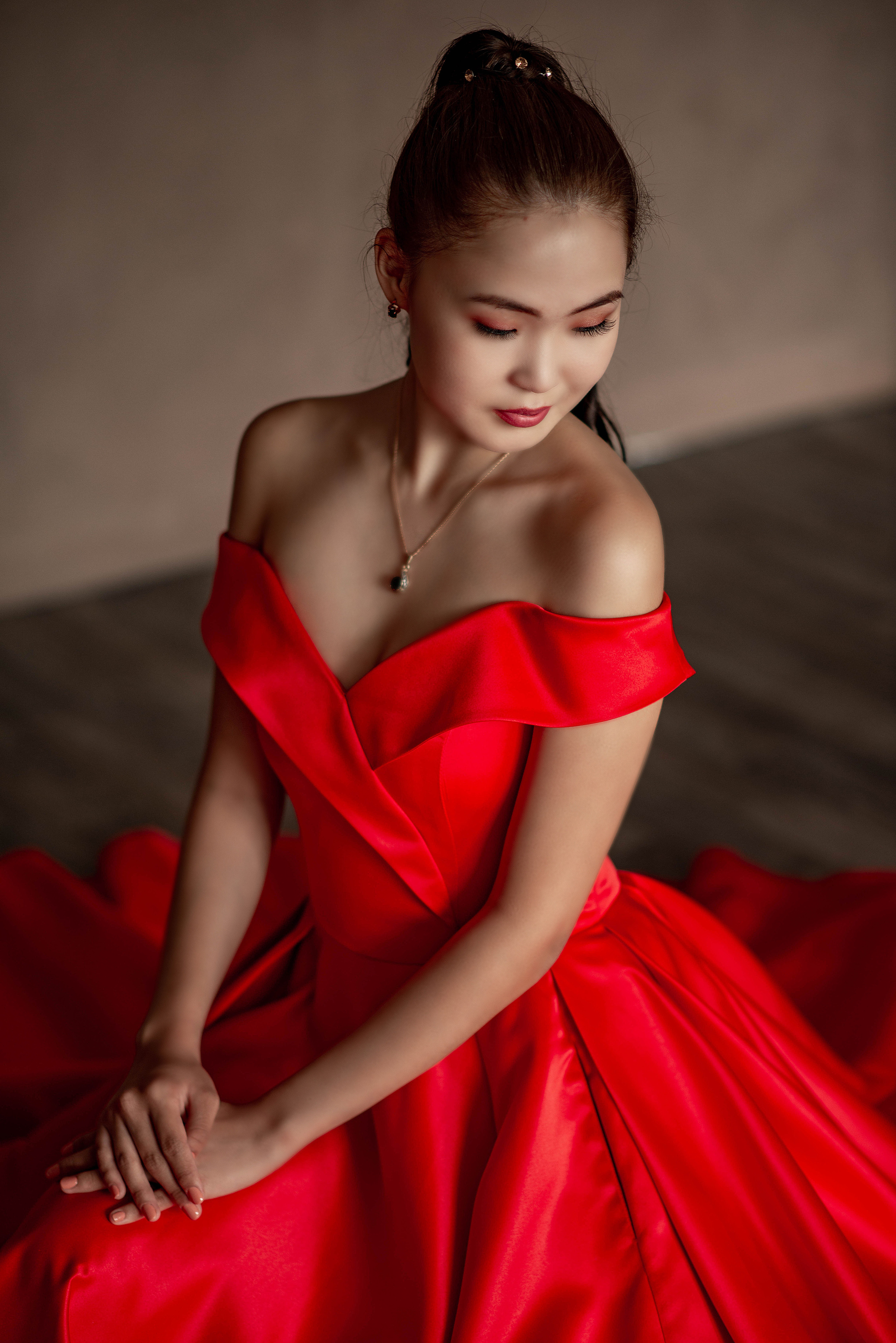 Вероника. История с красным. Семейный и свадебный фотограф в Абакане Юлия Су