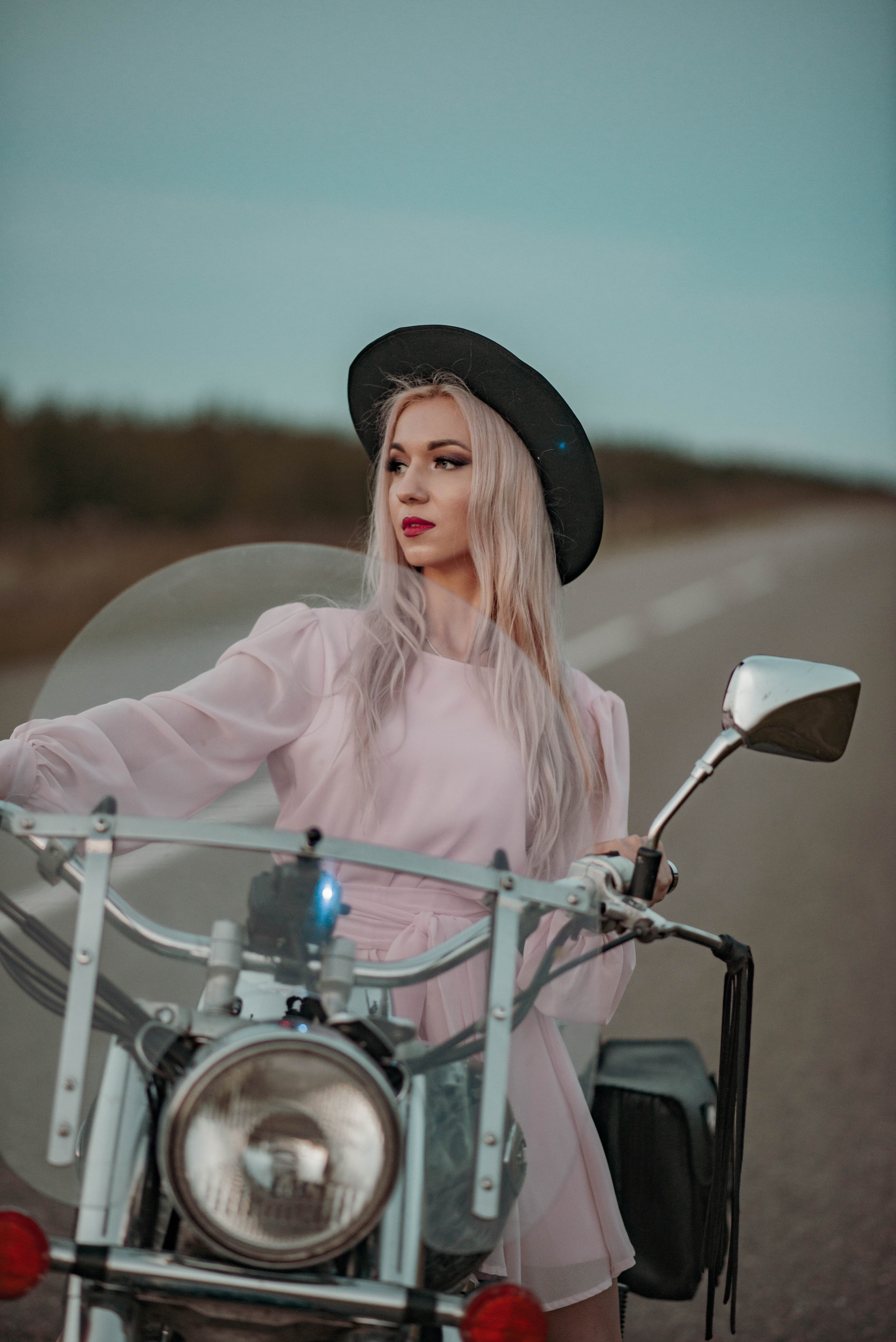 На мотоцикле. Семейный и свадебный фотограф в Абакане Юлия Су