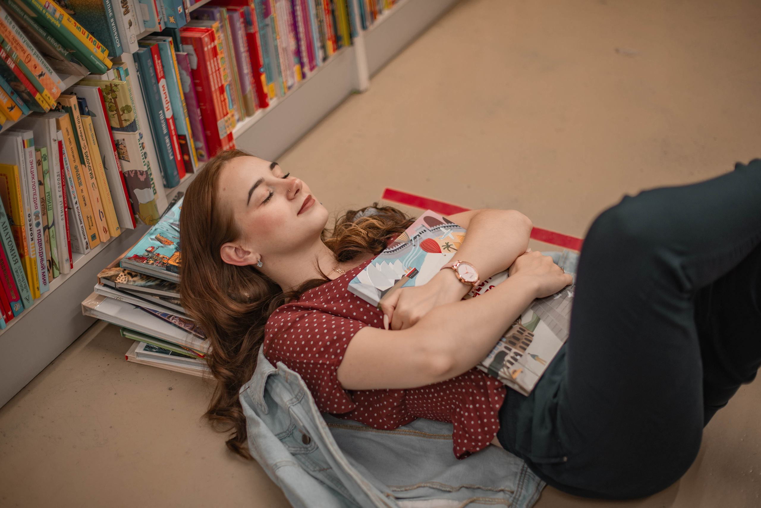 В библиотеке. Семейный и свадебный фотограф в Абакане Юлия Су