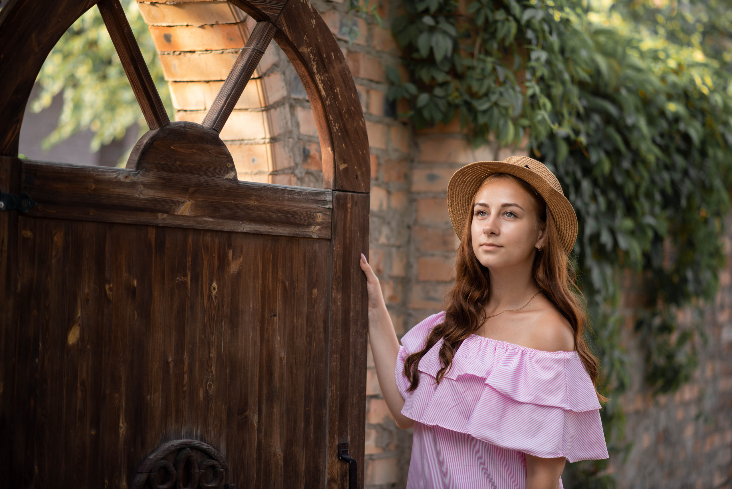 Девушка в поле. Семейный и свадебный фотограф в Абакане Юлия Су