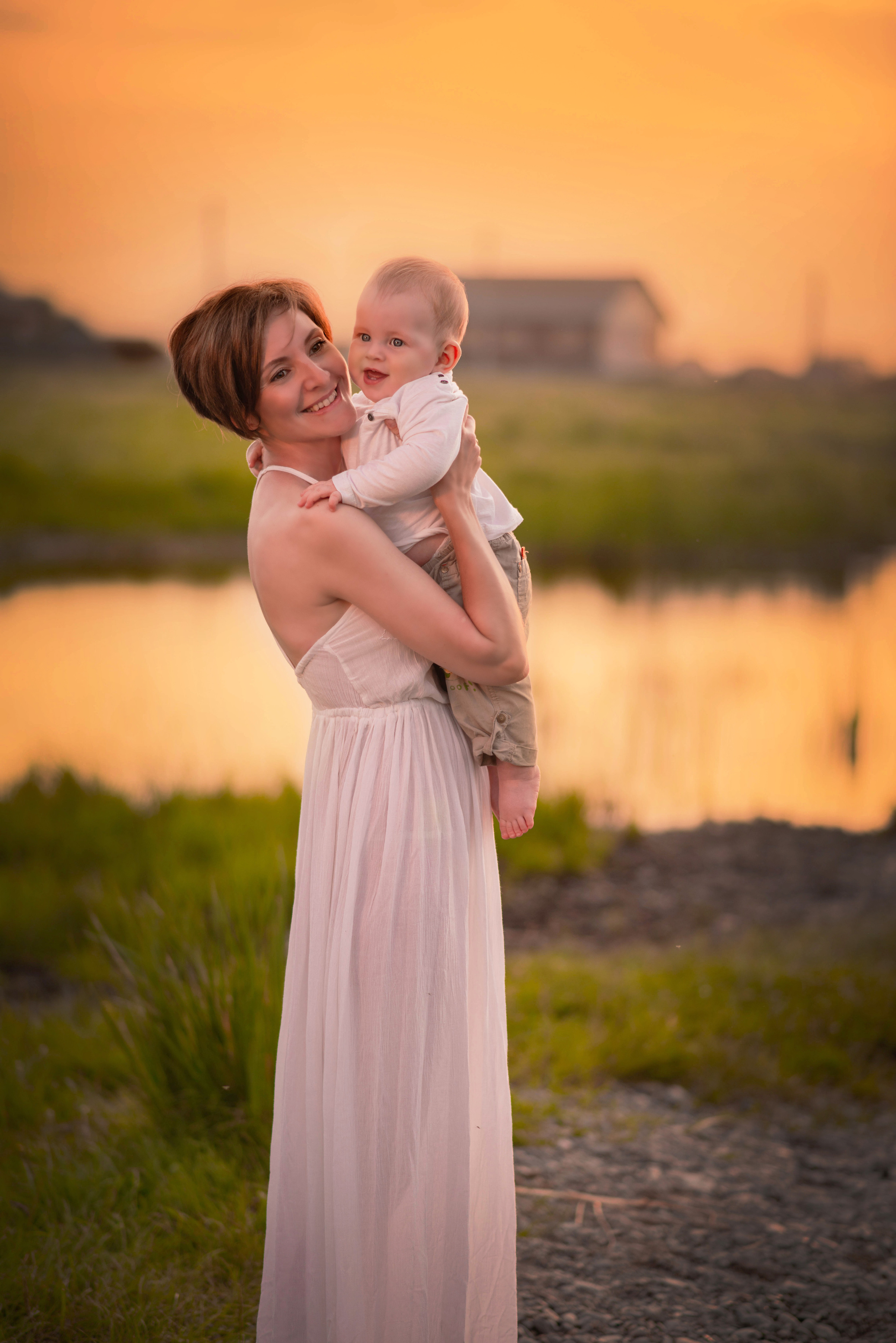 Мать с младенцем. Семейный и свадебный фотограф в Абакане Юлия Су