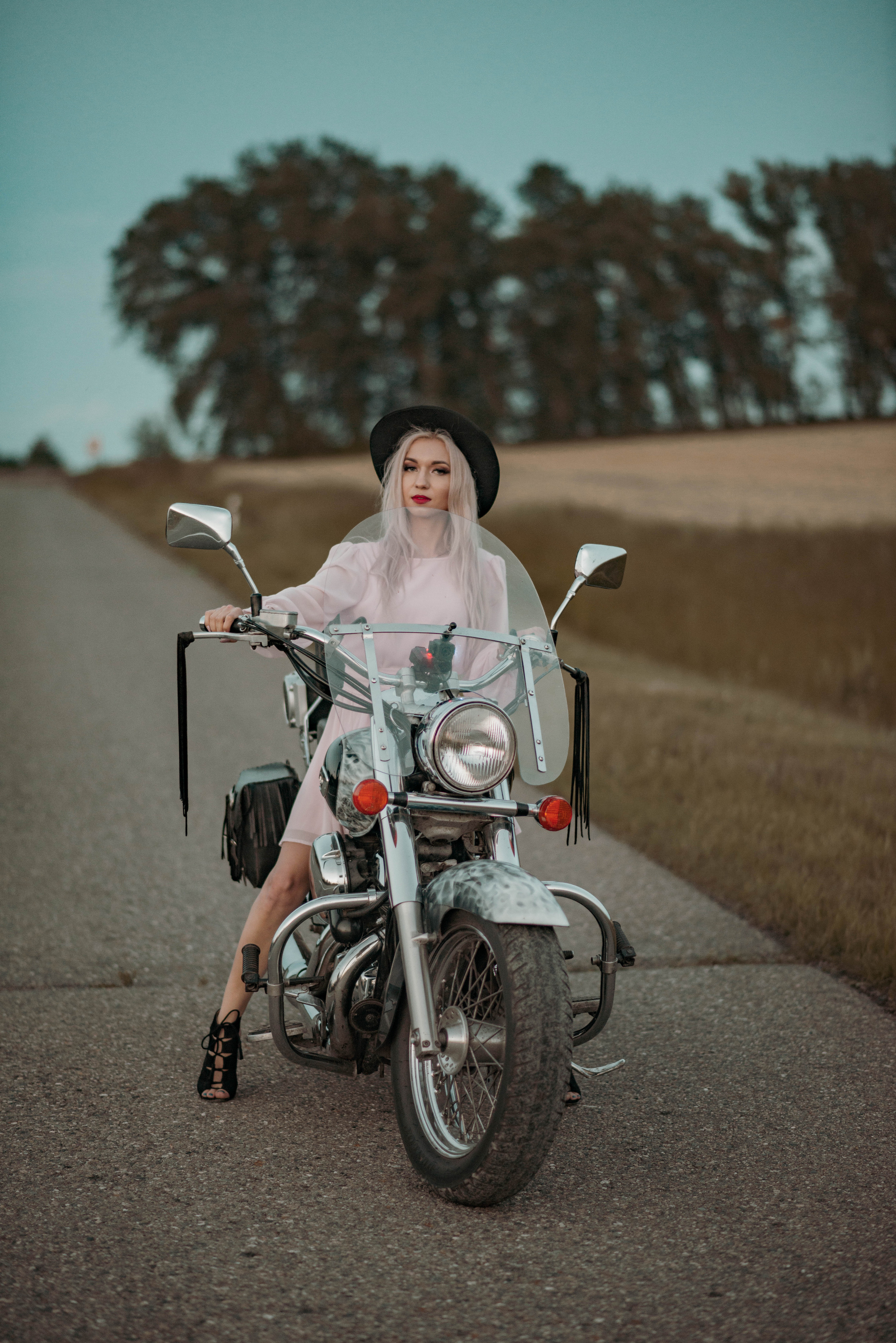 На мотоцикле. Семейный и свадебный фотограф в Абакане Юлия Су