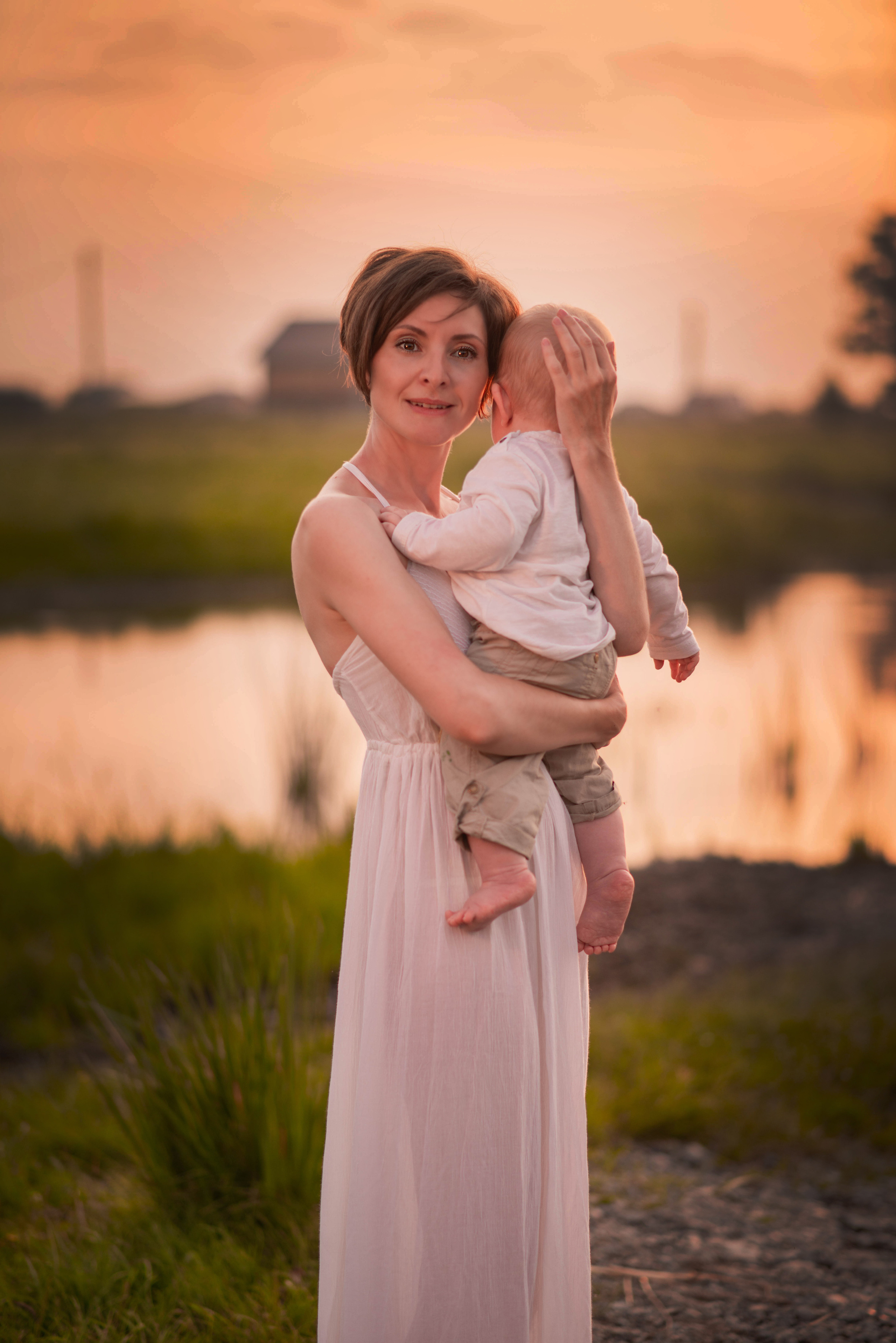 Мать с младенцем. Семейный и свадебный фотограф в Абакане Юлия Су