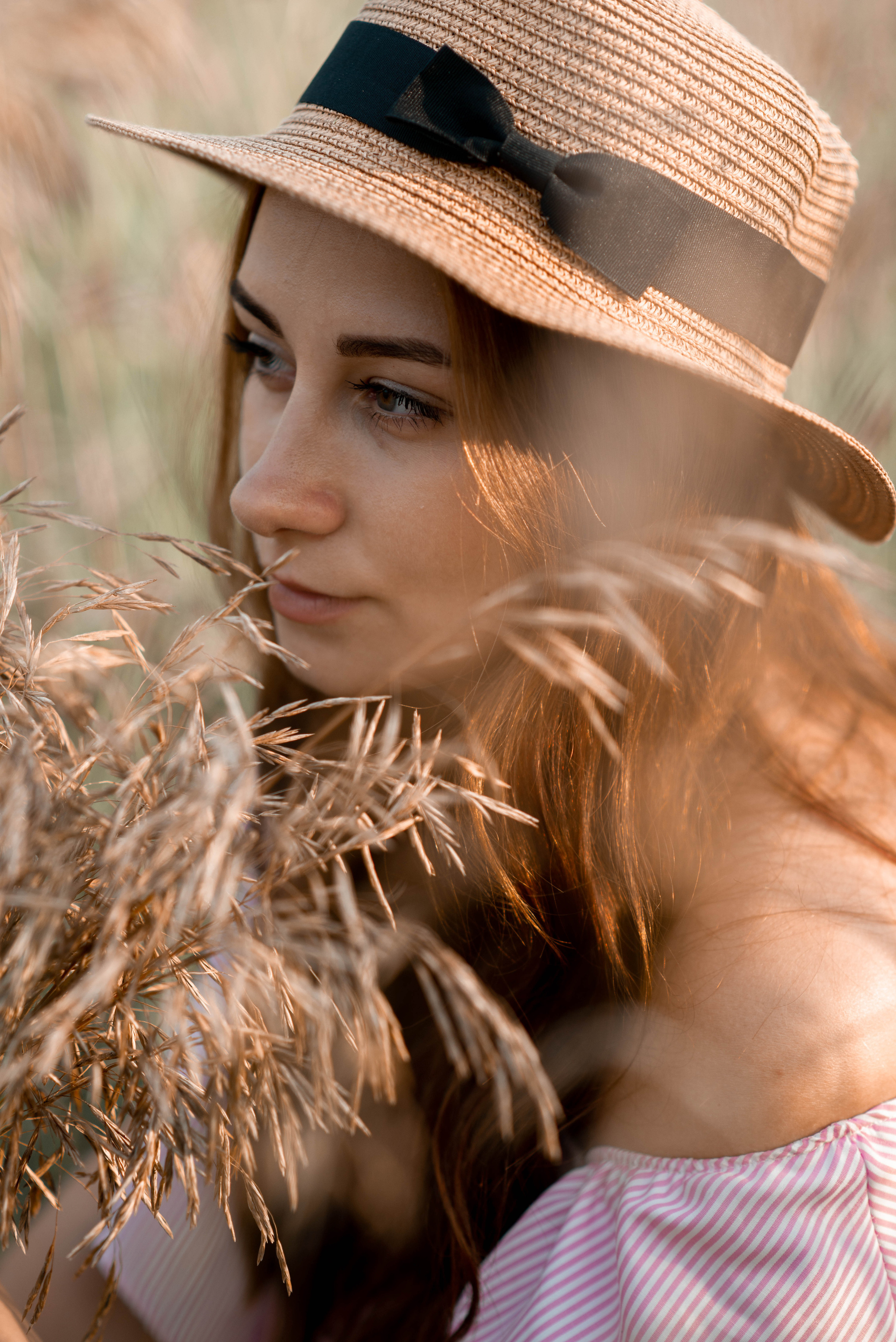 Девушка в поле. Семейный и свадебный фотограф в Абакане Юлия Су