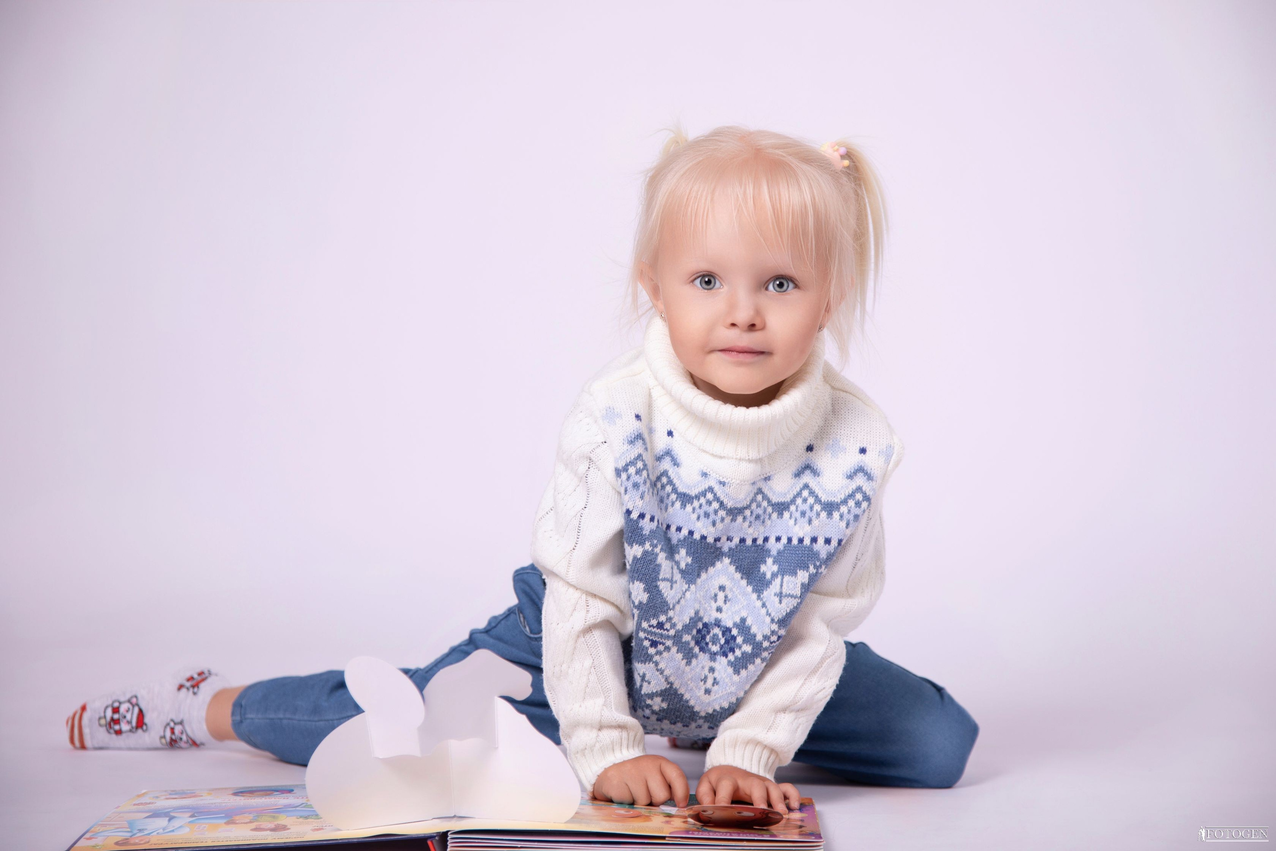 Семейная фотосессия: мама, папа и малыш | Портфолио Fotogen. Интерьерная фотостудия FOTOGEN г. Краснодар