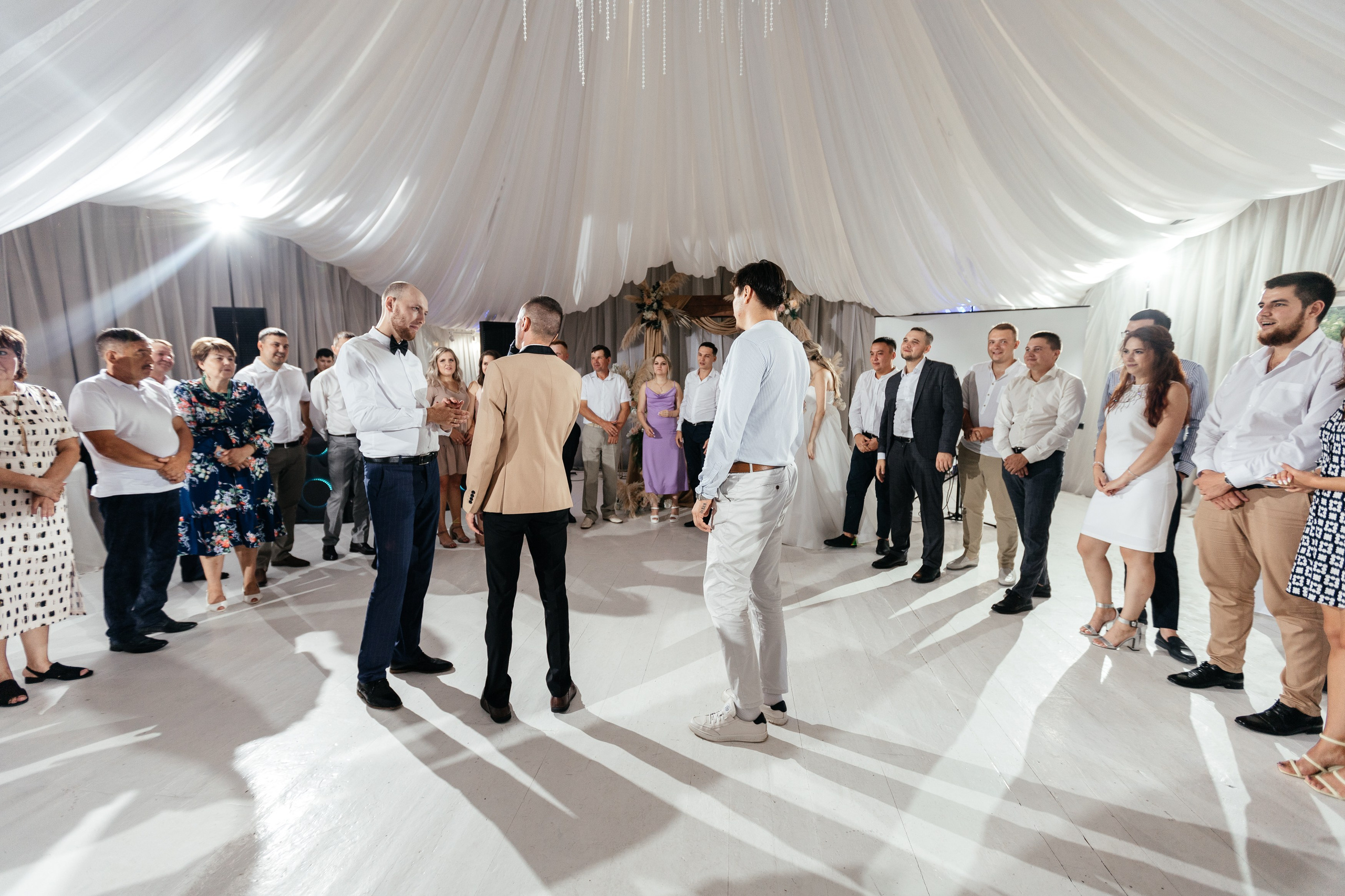 Свадебный фотограф Уфа — Руслан ГабдлисламовЖивые эмоции, красивые кадры, воспоминания на всю жизнь.Работаю по всей Республике Башкортоста. Свадебный фотограф Уфа Руслан Габдлисламов