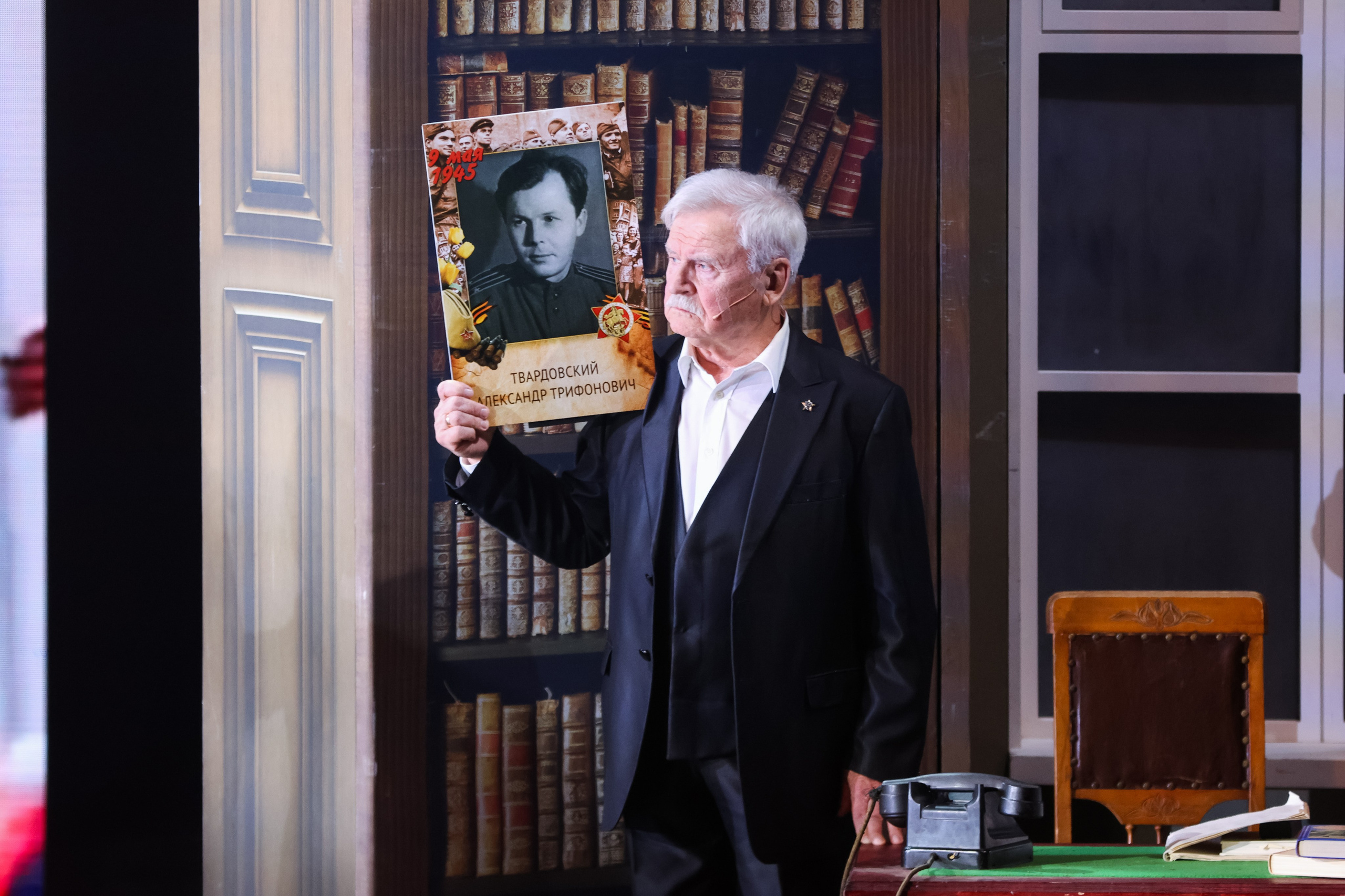 Василий Теркин, театр «Русская песня». Фотограф Ольга Махалова — Санкт-Петербург, Москва, Нижний Новгород