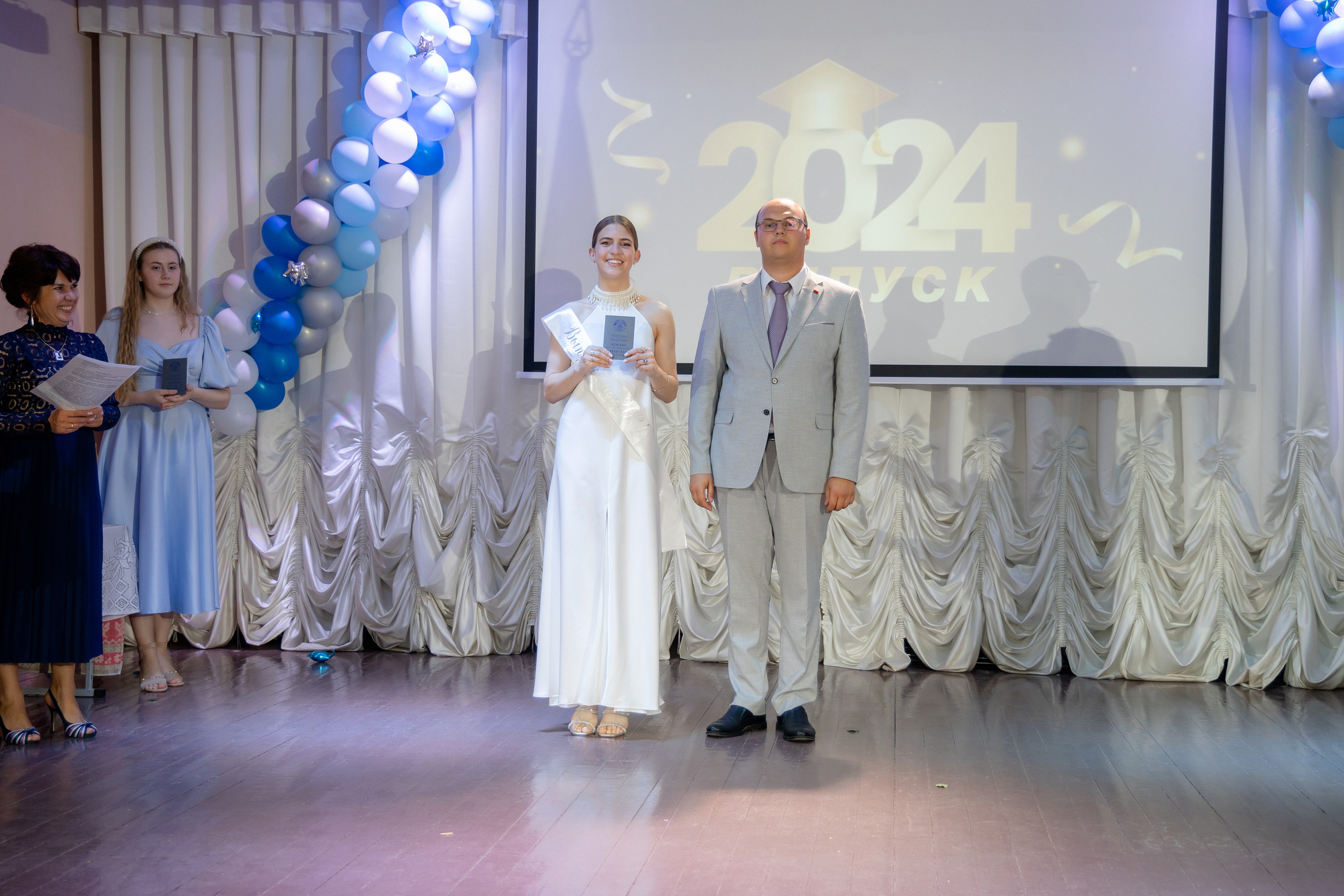 Школьный выпускной 2024 год в Соколе (Минск). Свадебный фотограф в Минске/Беларуси Сергей Спиридонов